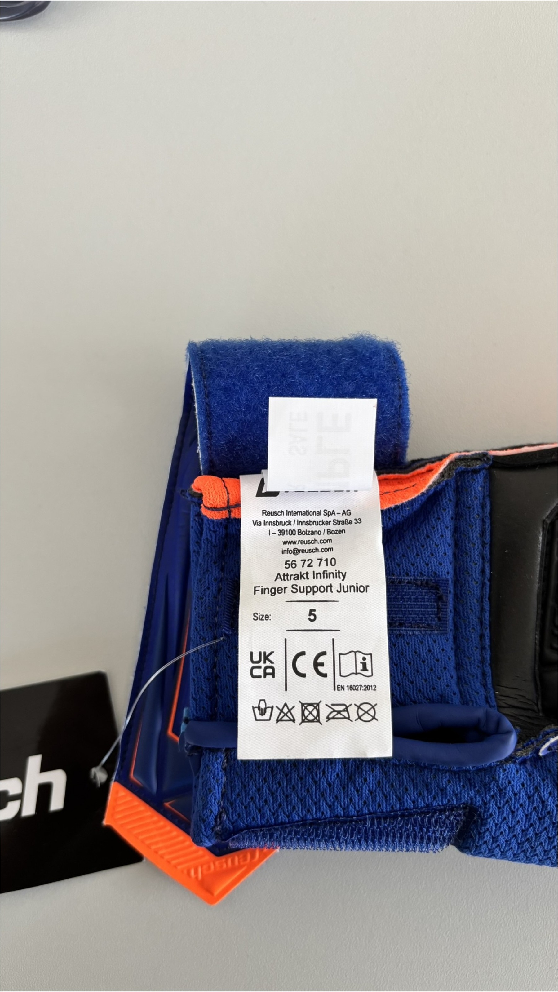 Reusch Torwarthandschuhe »Attrakt Infinity Finger Support Junior« mit integriertem Fingersupport-System