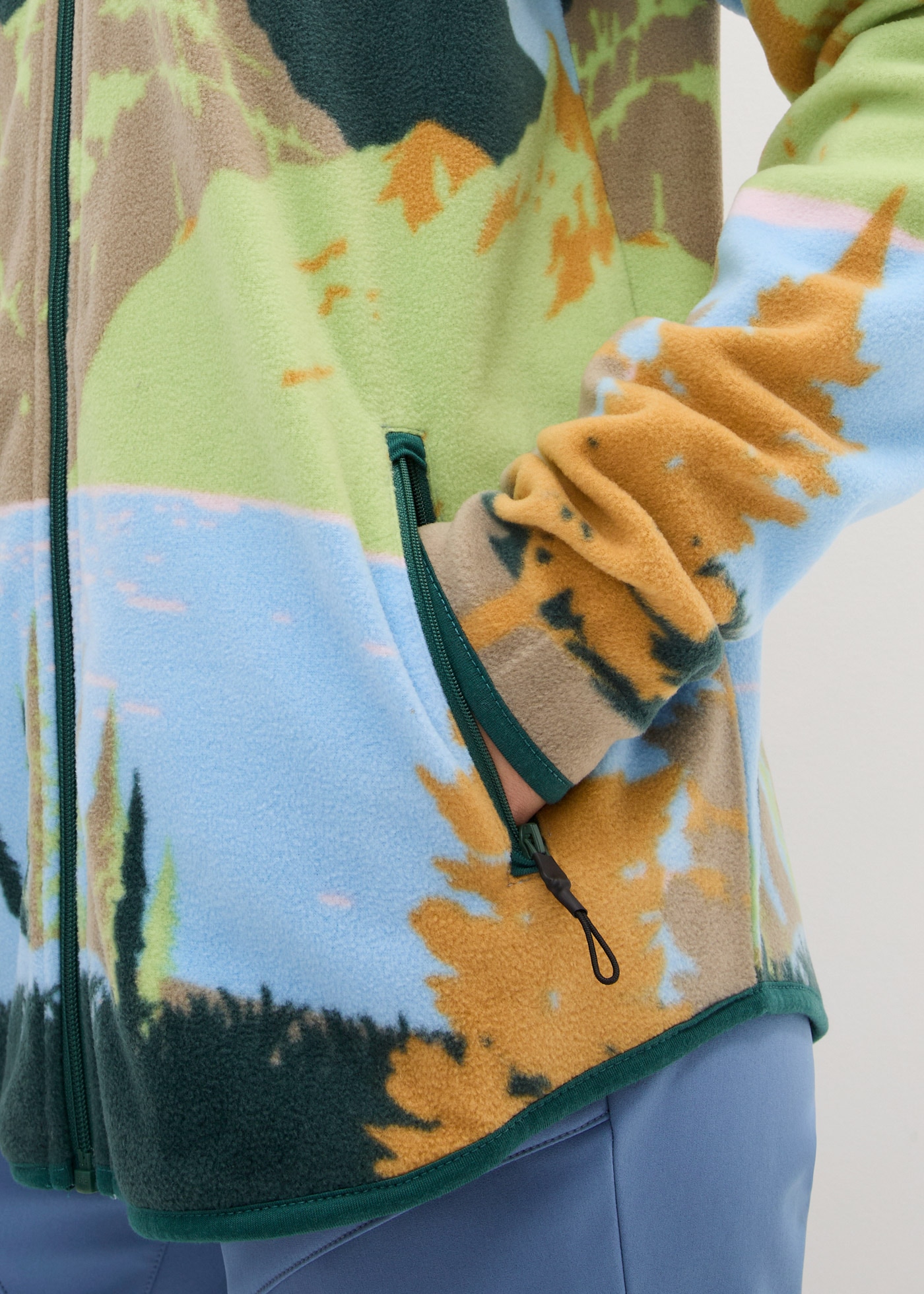 bonprix Fleecejacke lässige Passform, aus 100% Polyester, mit Reißverschluss-Taschen