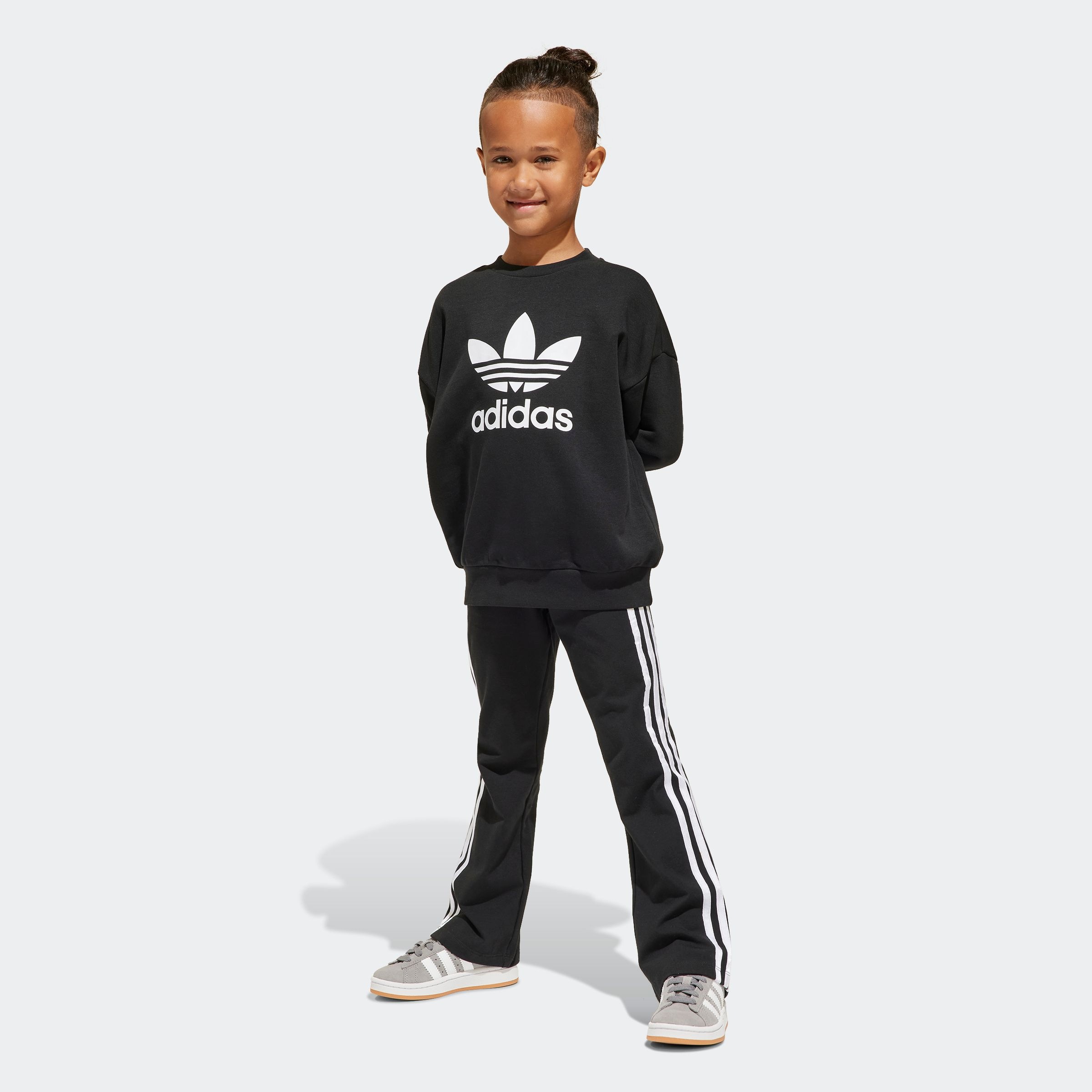 Trainingsanzug ADIDAS ORIGINALS "LOOSE CREW FLARED KIDS LEGGINGS SET", Jungen, Gr. 110, schwarz, Obermaterial: 70% Baumwolle, 30% Polyester, Sportanzüge Trainingsanzug 2