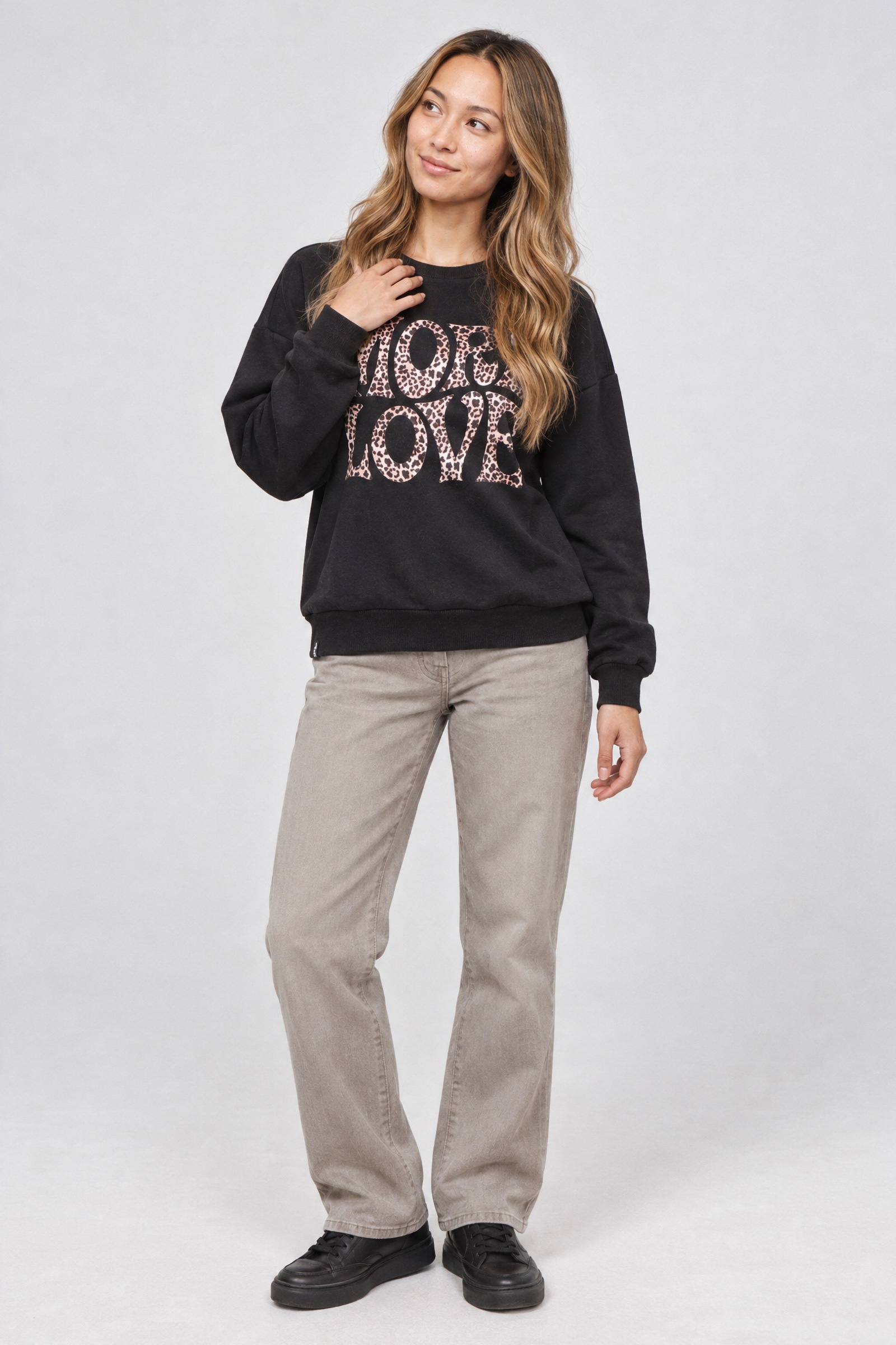 Alife & Kickin Sweatshirt , Schriftzug More Love, breite Rippbündchen, Relaxed Fit
