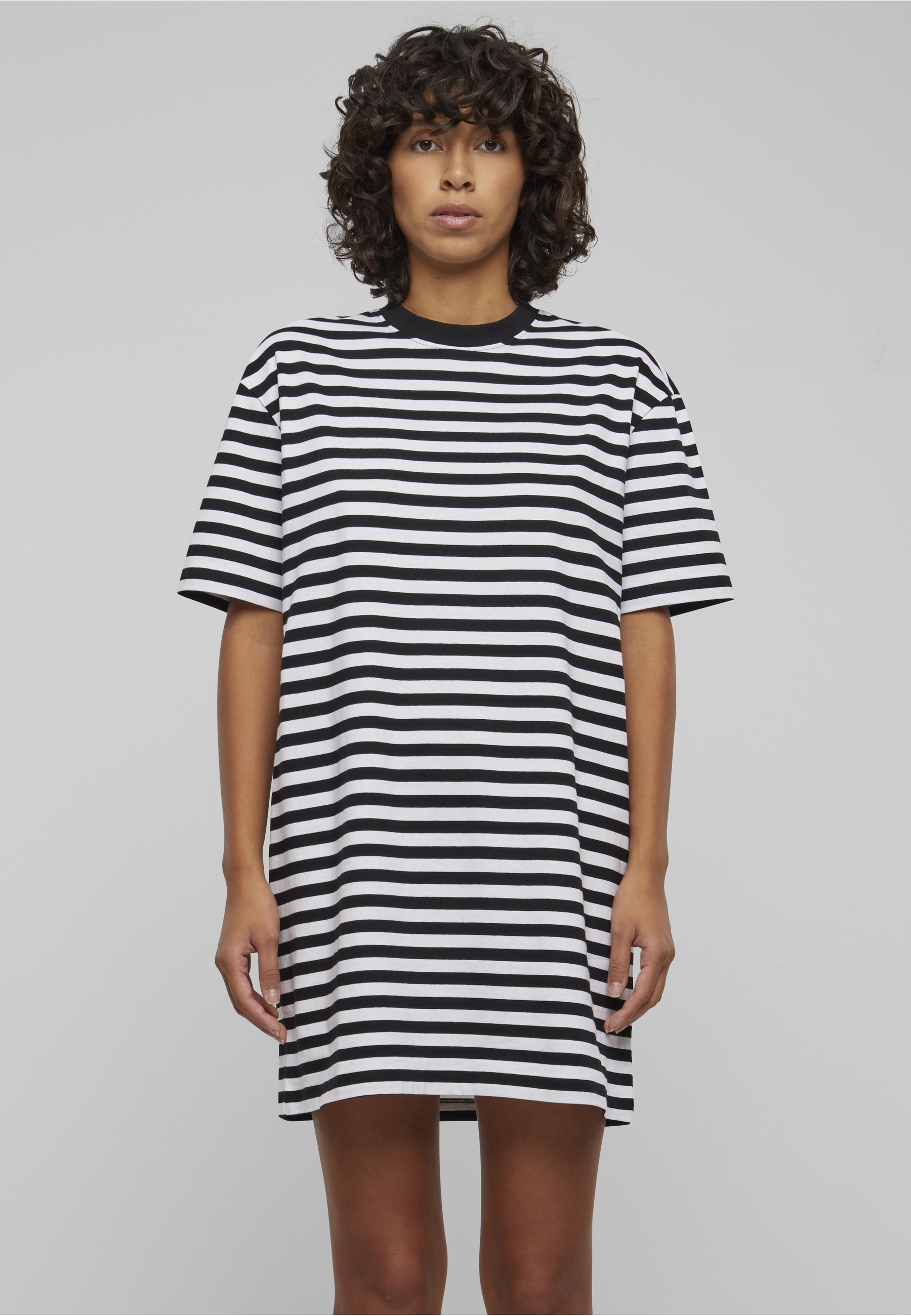 URBAN CLASSICS Shirtkleid »Urban Classics Damen Ladies Oversized Striped Tee Dress« 1 Stk. tlg.