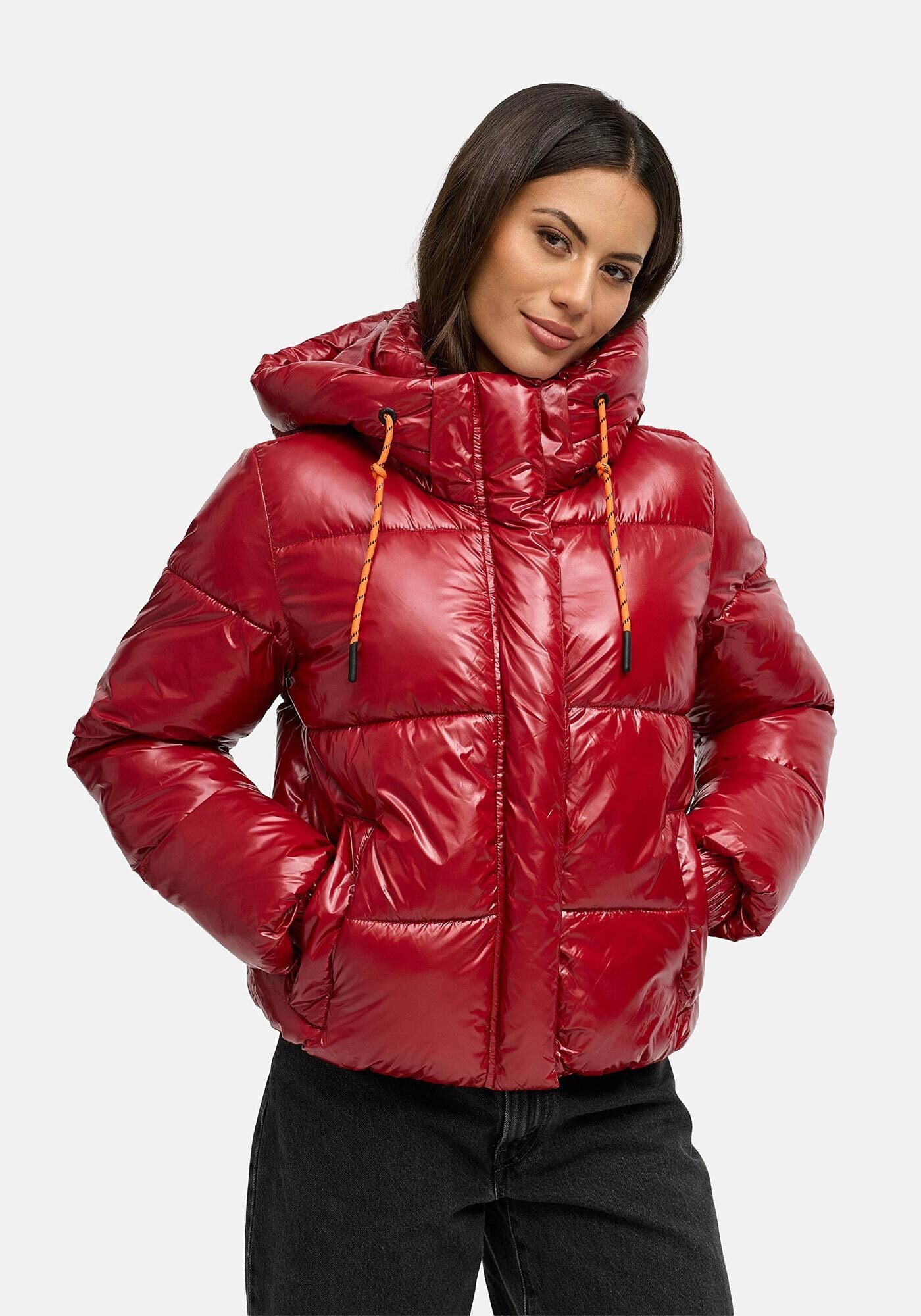 Marikoo Winterjacke »Skyraa«, Leicht glänzendes Obermaterial mit moderner Steppung