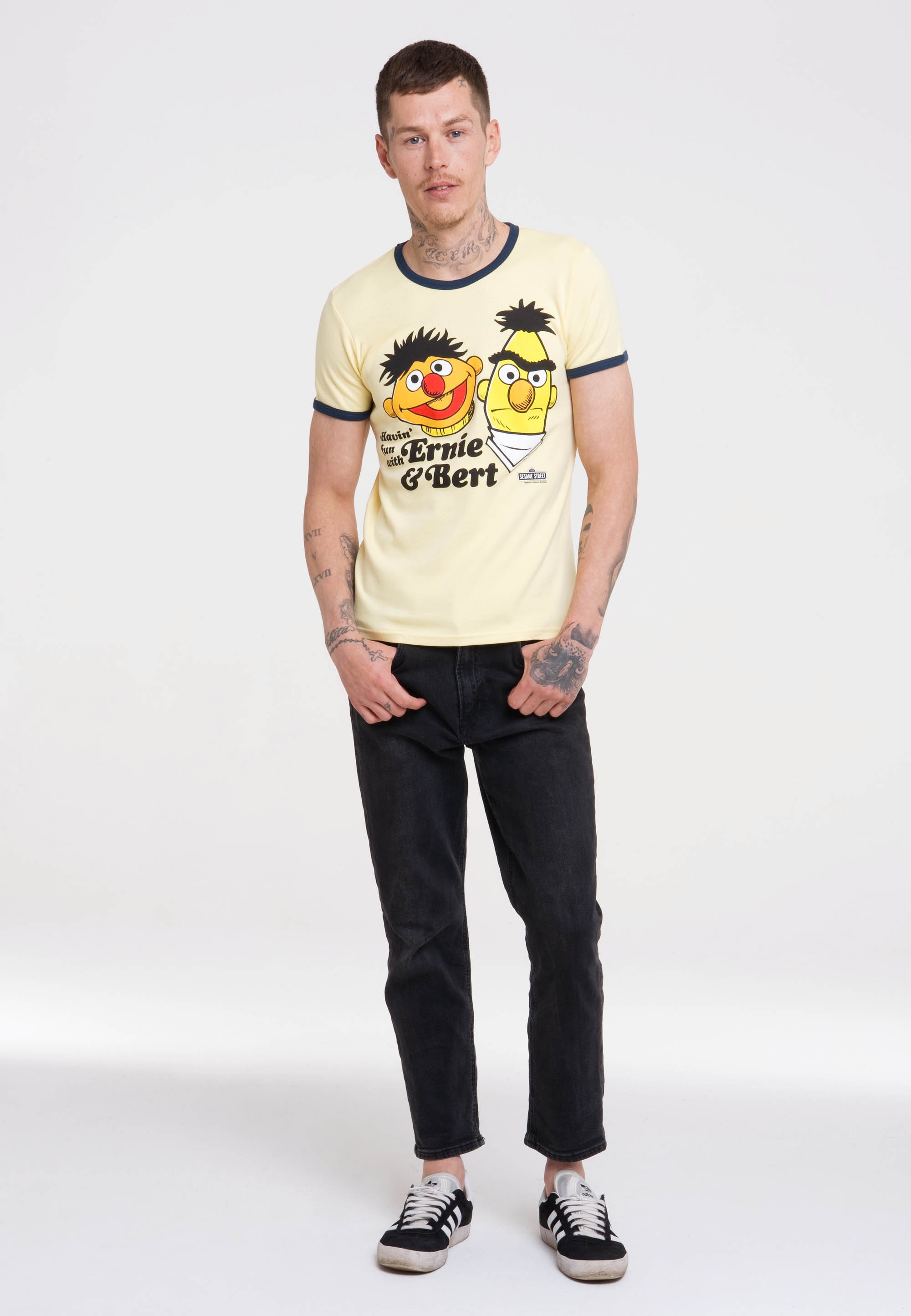 LOGOSHIRT T-Shirt »Sesamstrasse - kaufen lizenziertem Print | BAUR Bert«, Ernie mit & ▷