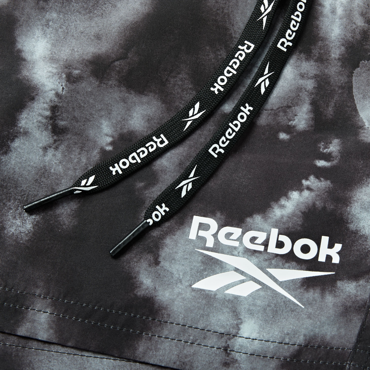 Reebok Badeshorts »Milan«, (1 St.), mit Kordeln