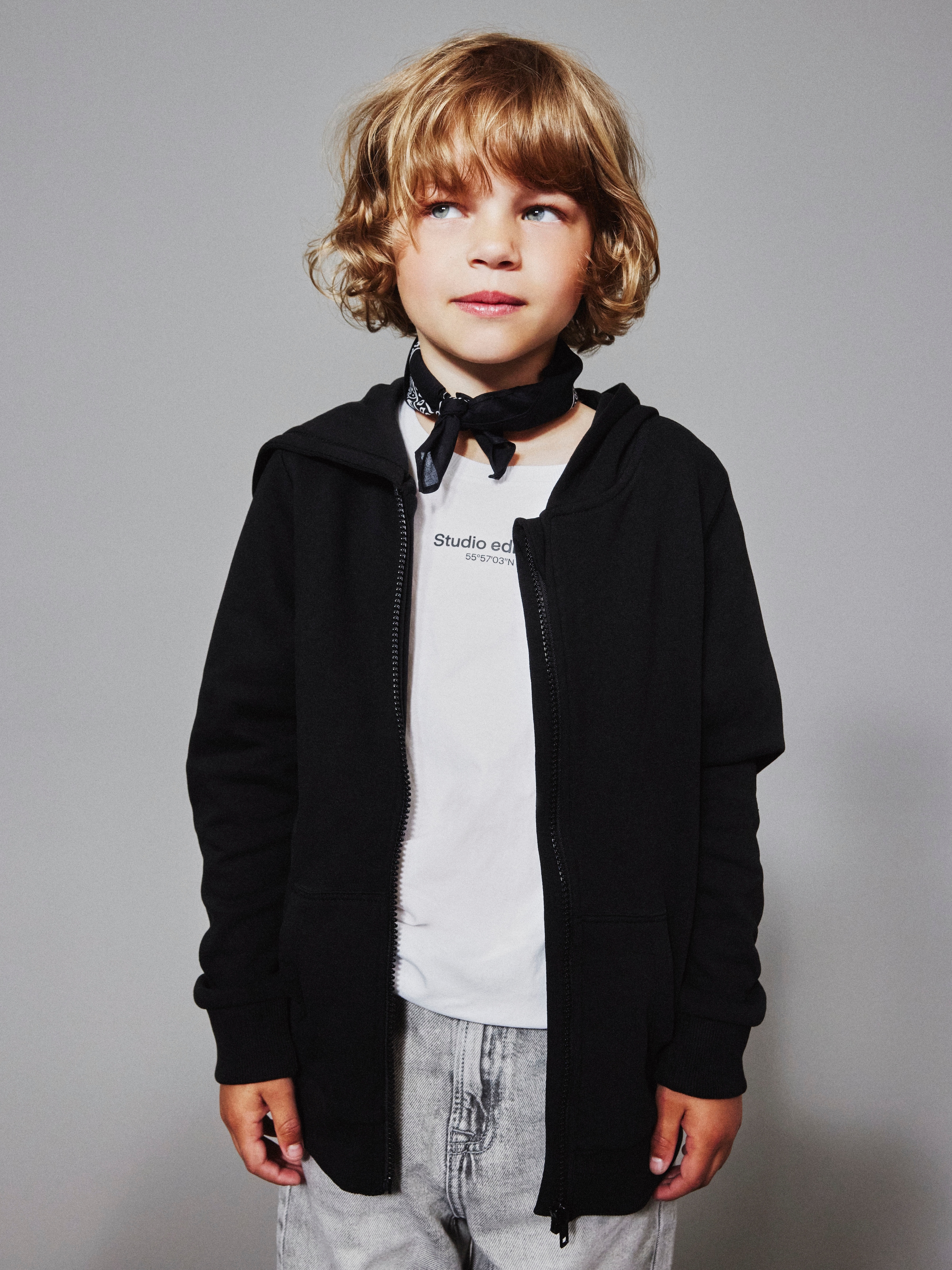 Name It Kapuzensweatjacke "NKMNESWEAT – Sweatjacke mit Kängurutasche" unifarben, casual, regular fit, Sweatware, Rundhals