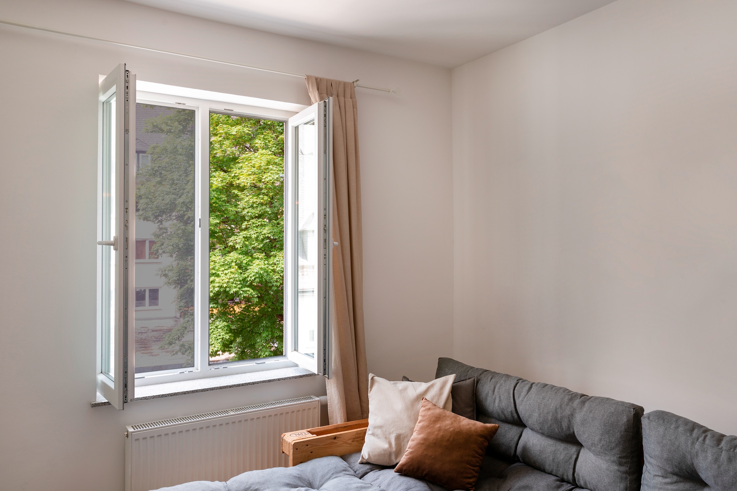 SCHELLENBERG Fliegengitter-Gewebe »für Fenster ohne bohren«, Insektenschutz inkl. Befestigungsband, 100 x 100 cm, weiß, anthrazit
