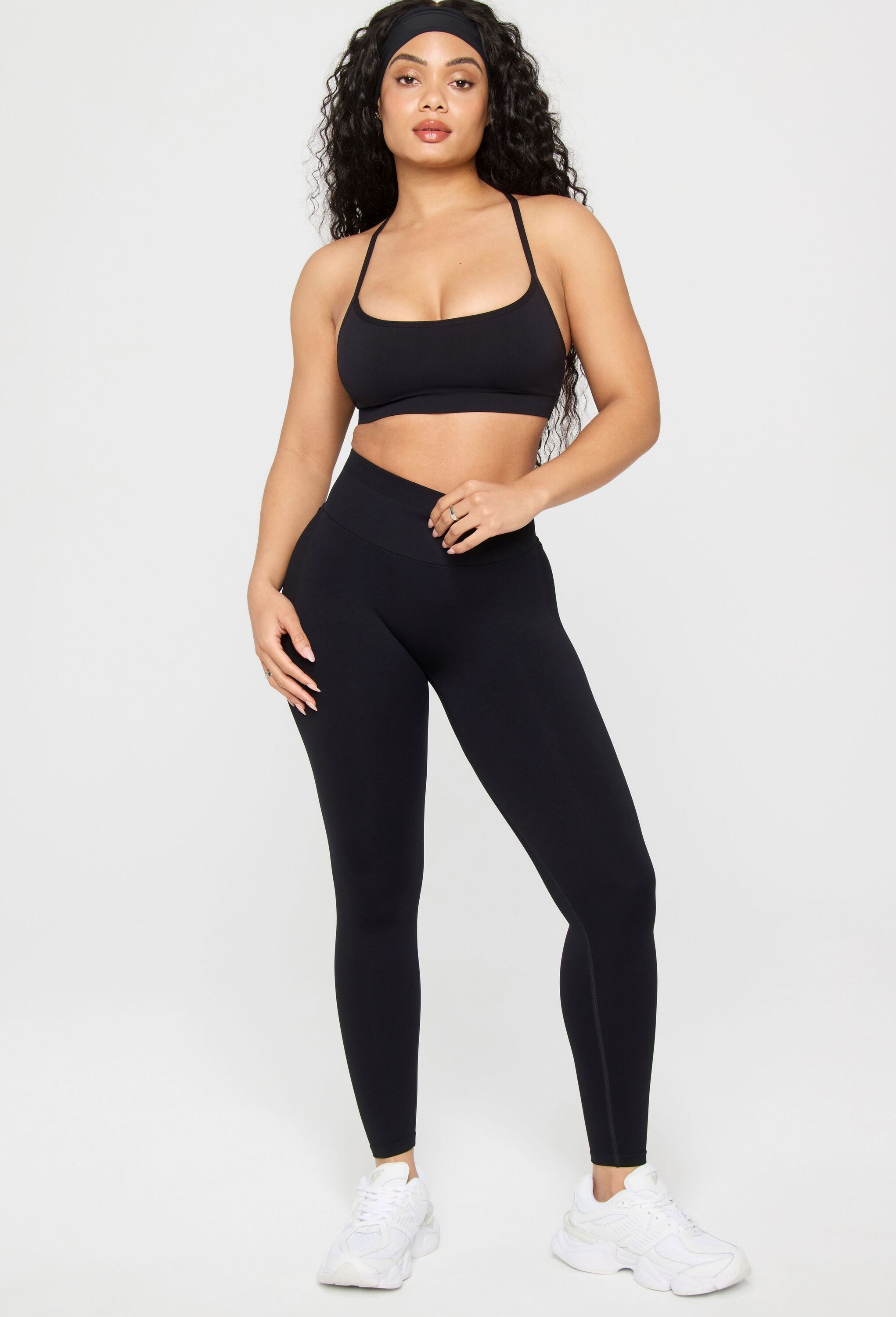 Fabletics Sport-BH »Fabletics BH SLEEK SEAMLESS STRAPPY LOW IMPACT BRA« mit Rundhalsausschnitt