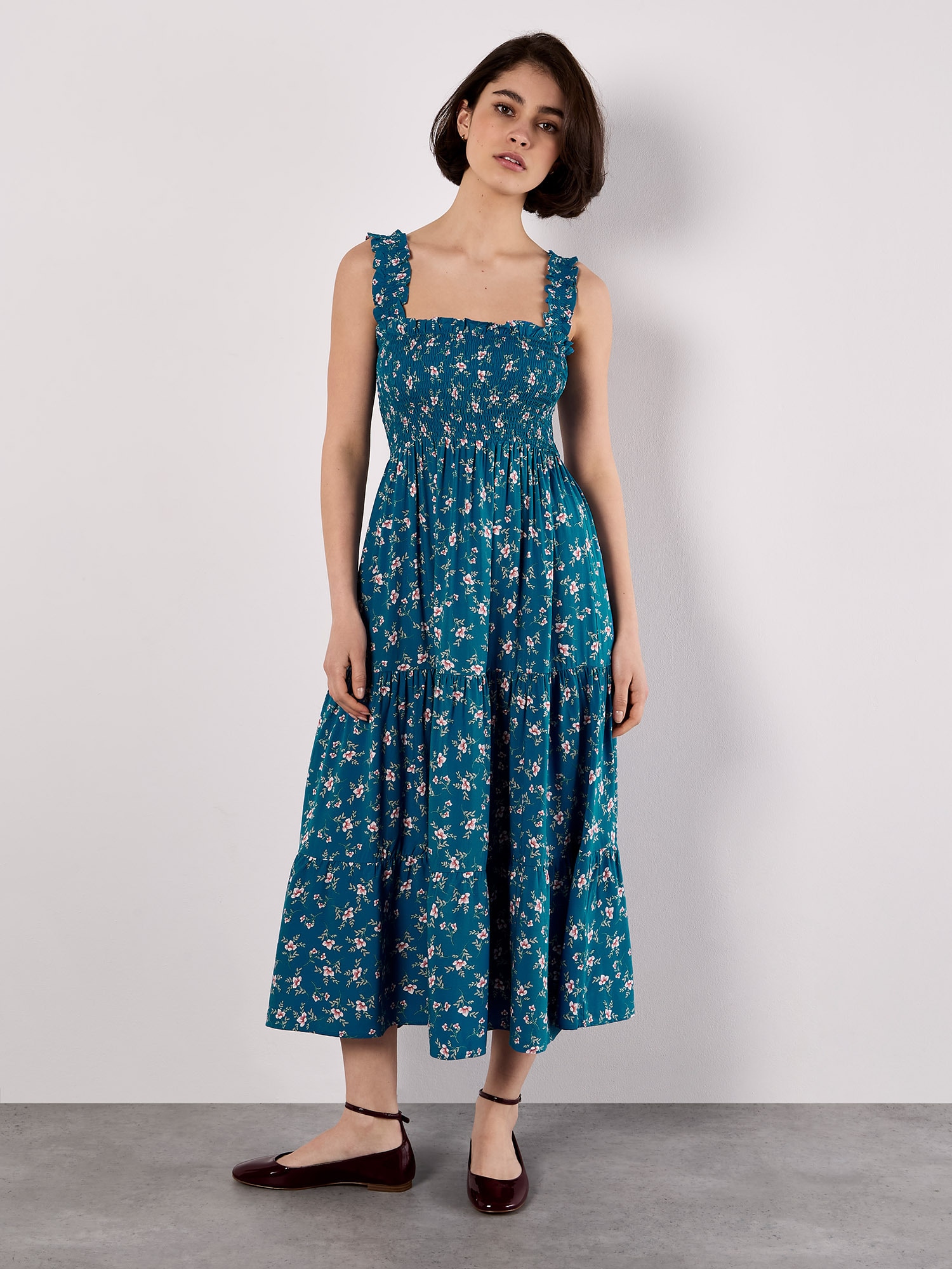 Apricot Midikleid »Gestuftes Kleid mit Orchideenprint« mit Smokdetails