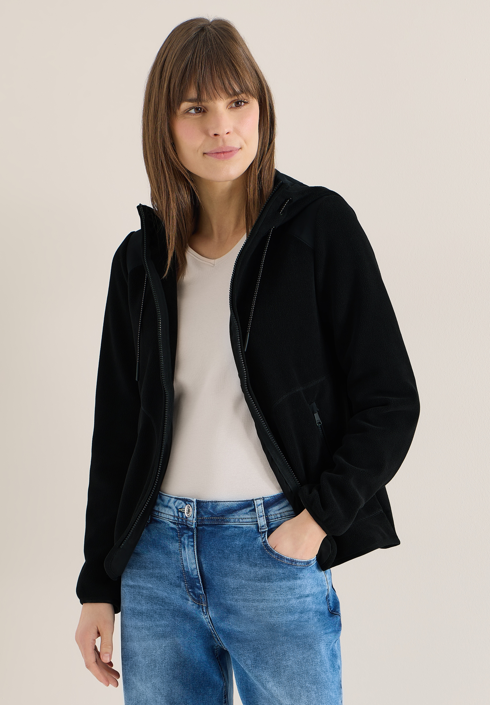 Kurzjacke CECIL, Damen, Gr. L (42), schwarz, Stoff, Obermaterial 1: 94% Polyester, 6% Elasthan; Obermaterial 2: 100% Polyester, unifarben, comfort fit normal, ohne Ausschnitt, Bündchen, Jacken Kurzjacke, mit Kapuze mit Tunnelzugband