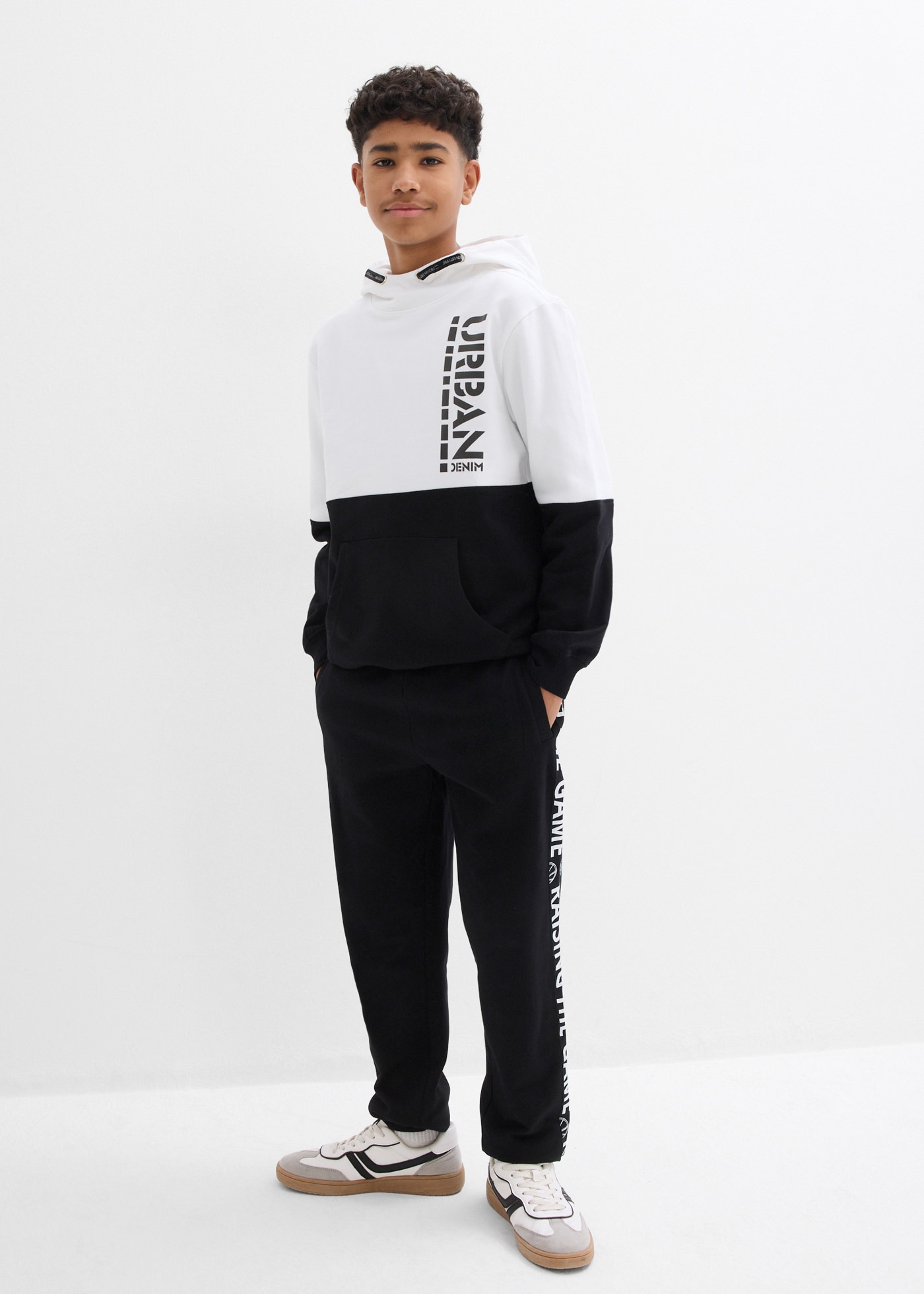 bonprix Kapuzensweatshirt »Hoodie aus reiner Baumwolle«, normale Passform, modernes Colorblocking-Design, aus Baumwolle
