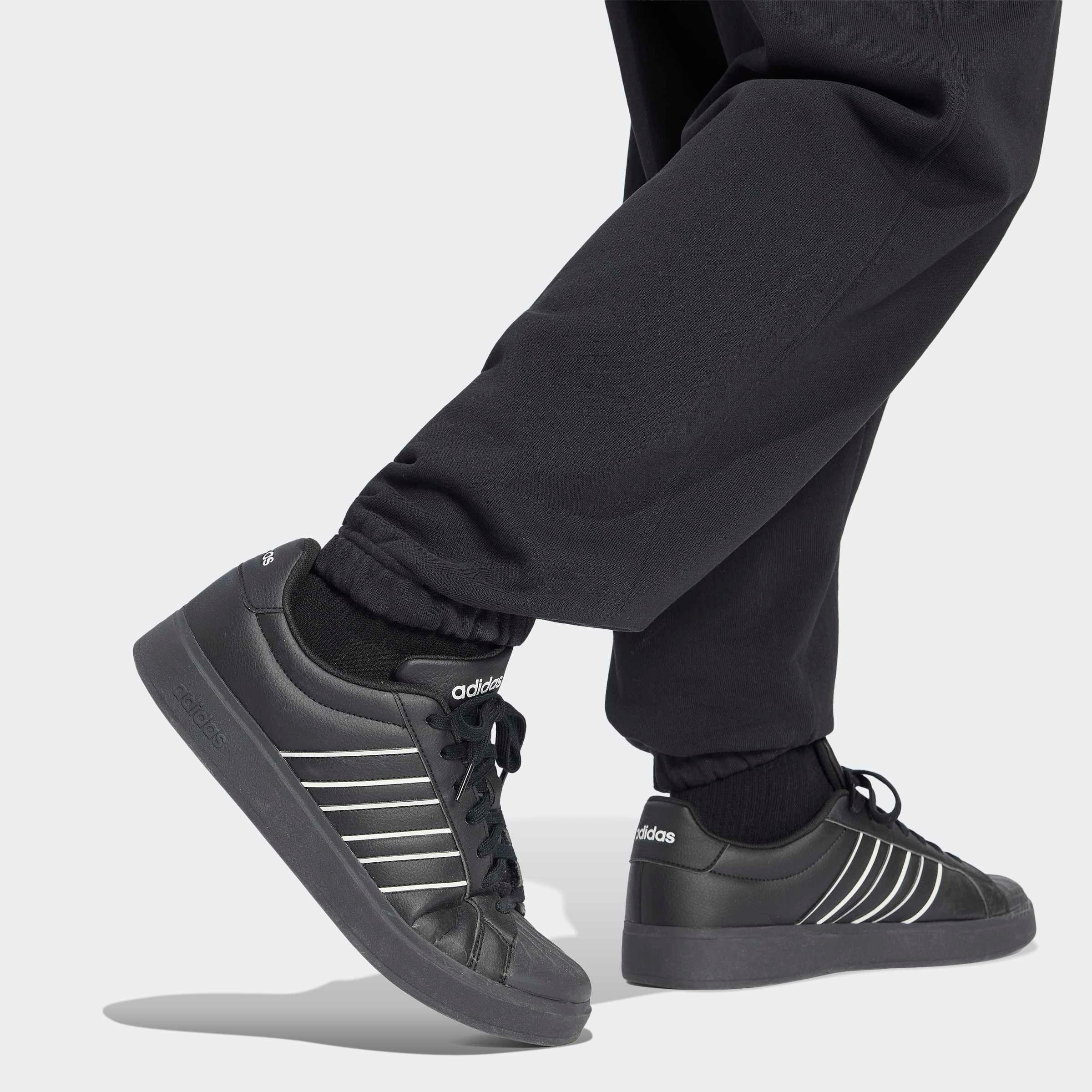 adidas Sportswear »M AK SL R CF PT«  Schwere Premium-Qualität, robuste Stoffstruktur