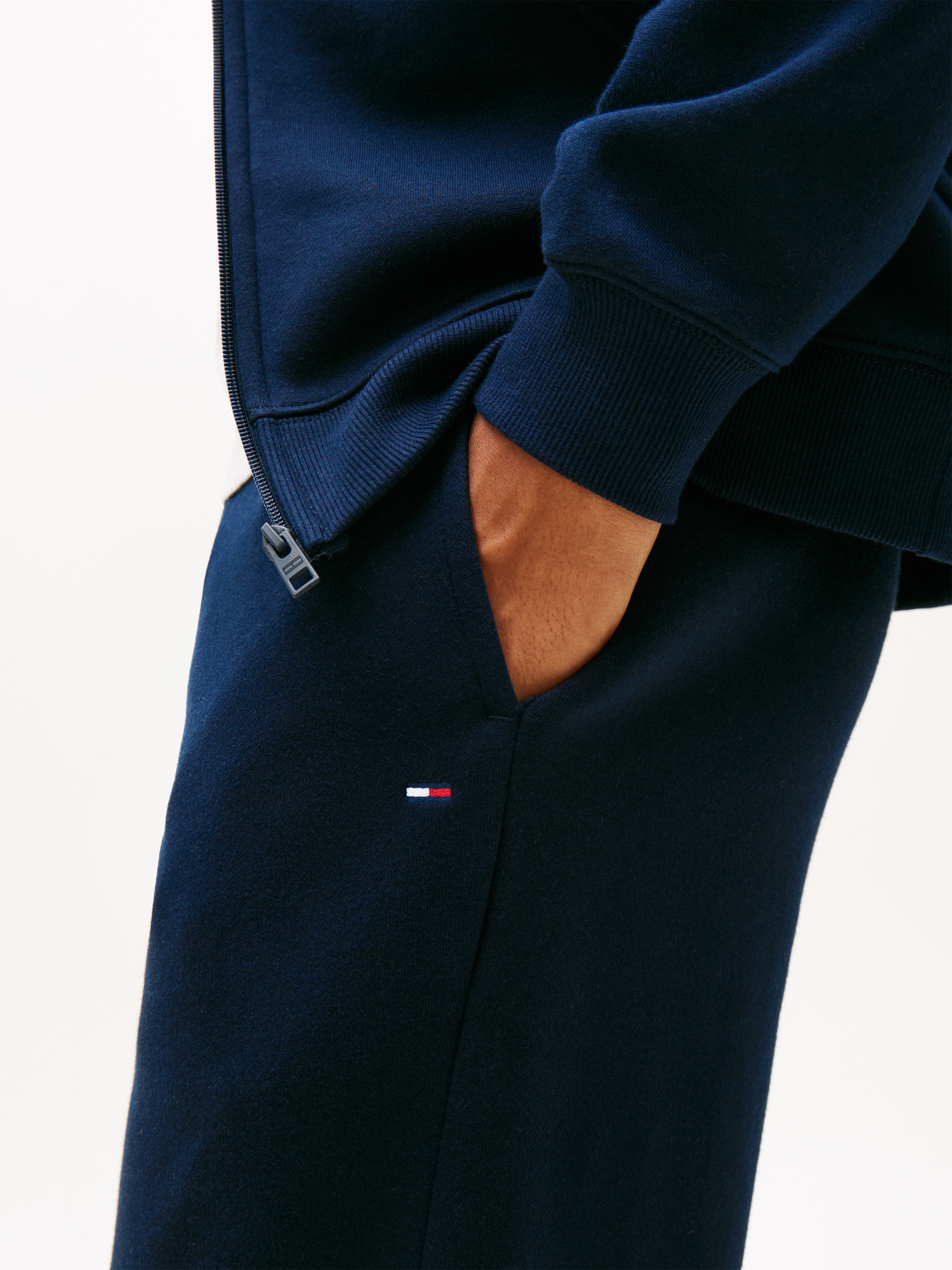 Tommy Jeans Jogginganzug »TJM REGULAR FLAG« 2 Sweatjacke und Sweathose, normale Passform