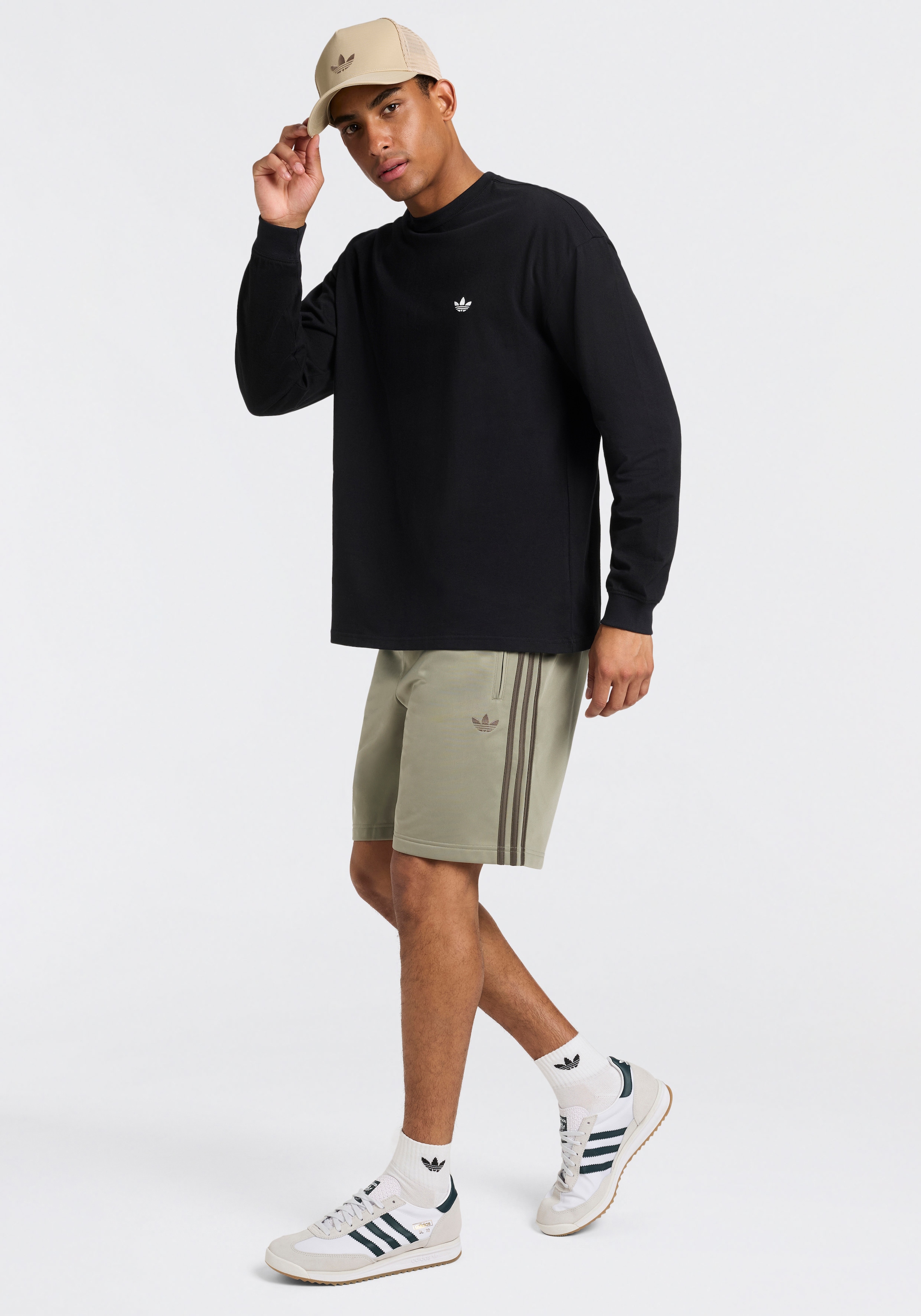 adidas Originals T-Shirt »TREFOIL ESSENTIALS LONGSLEEVE« mit Rundhalsausschnitt, in normaler Länge, Kurzarmdesign