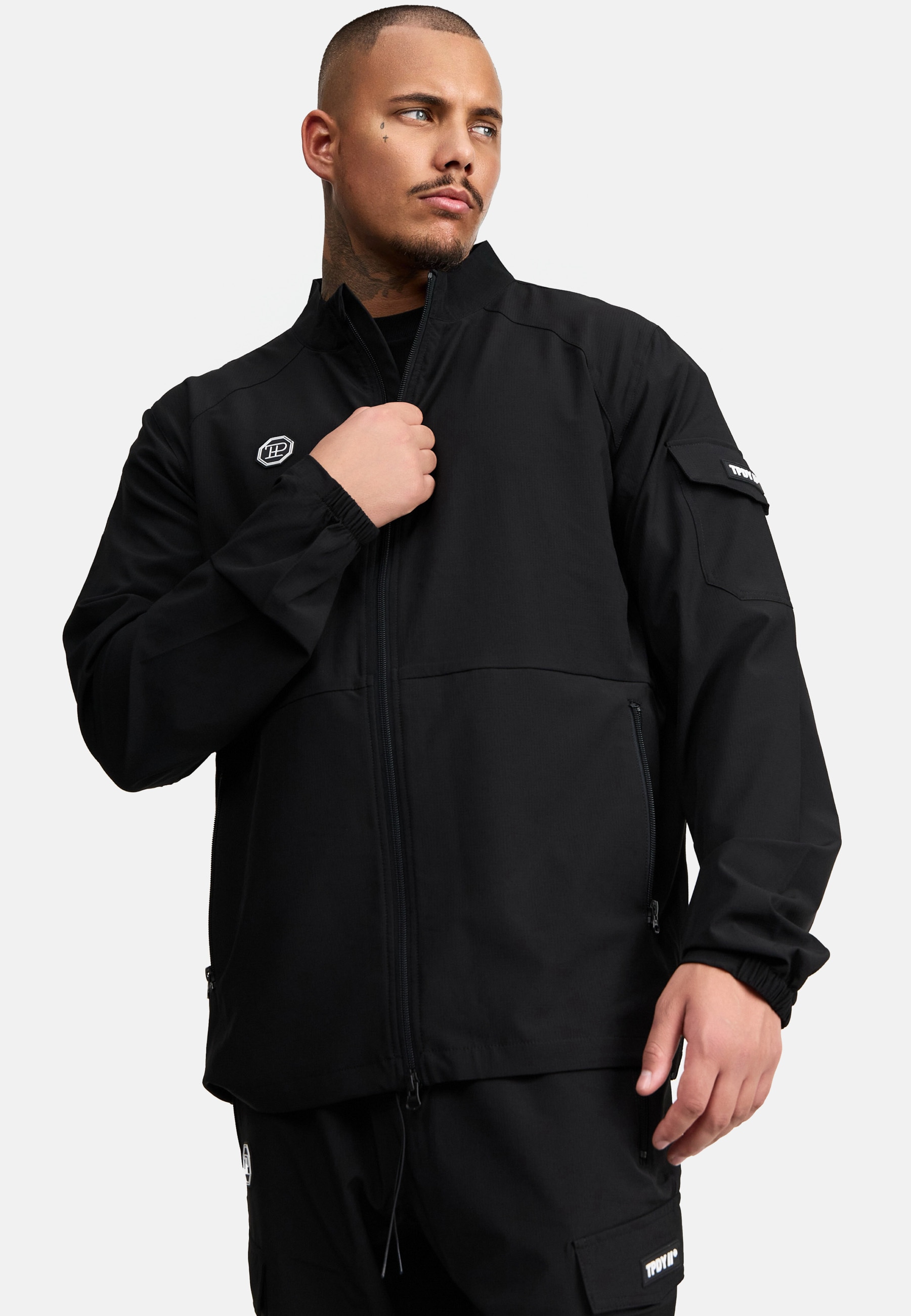 trueprodigy Sommerjacke "Henry Eingrifftaschen mit Reißverschluss und badge" ohne Kapuze