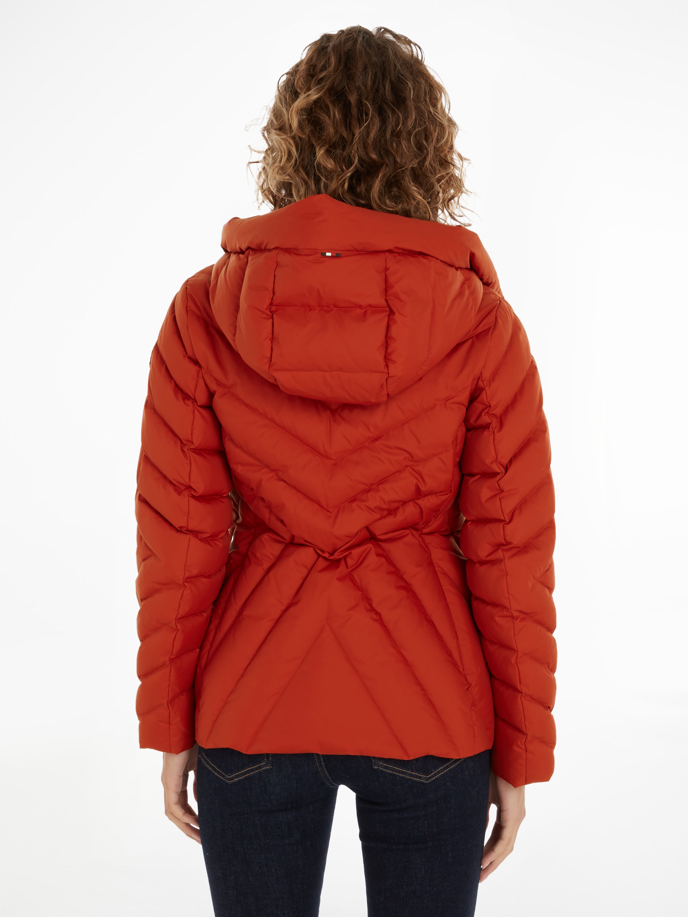 Tommy Hilfiger Steppjacke »CHEVRON MW PADDED JACKET«, mit Kapuze, mit mittelstarker Wattierung und Tommy Hilfiger Markenlabel