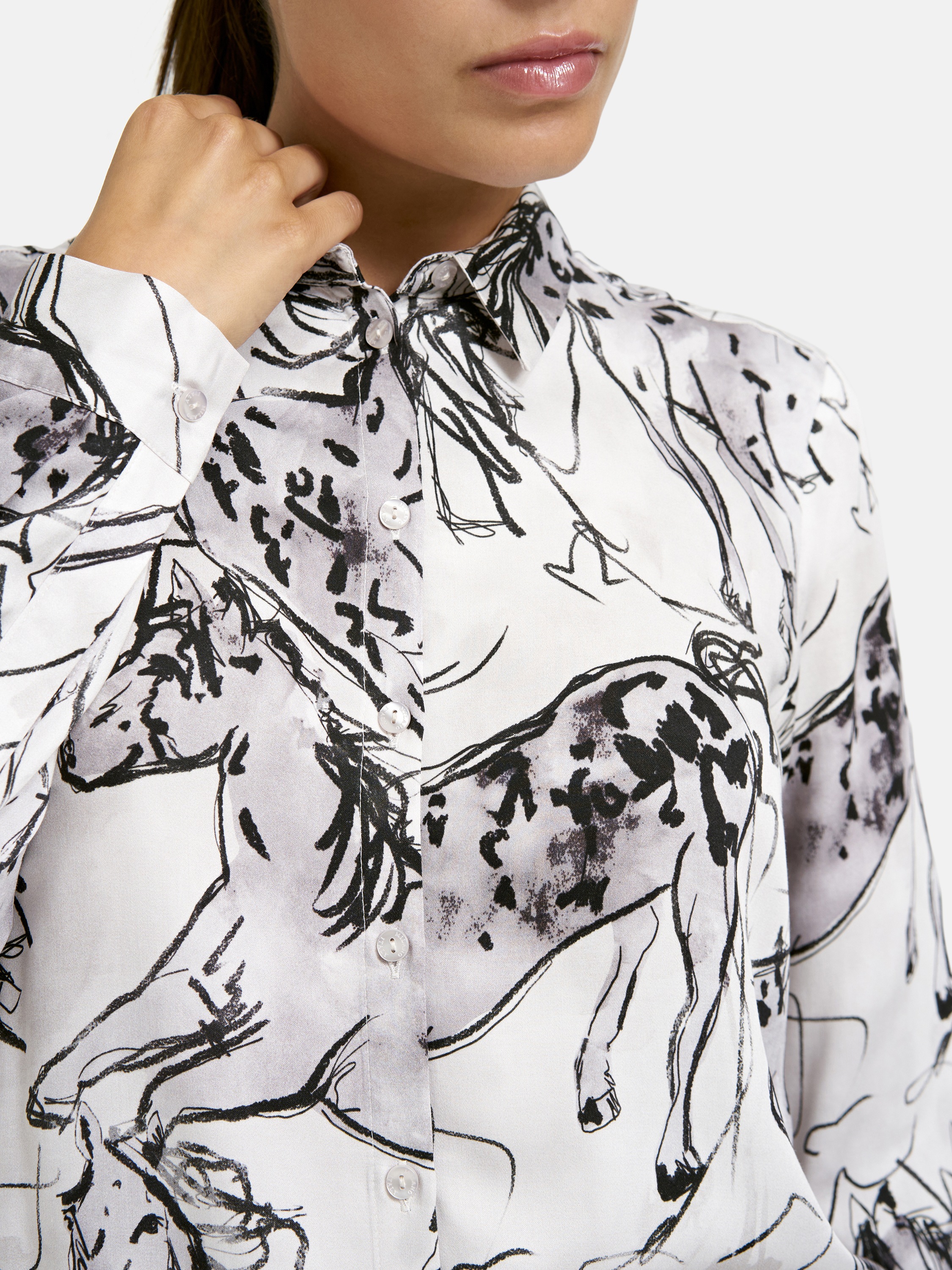 Milano Italy Langarmbluse mit Kellerfalte im Rücken