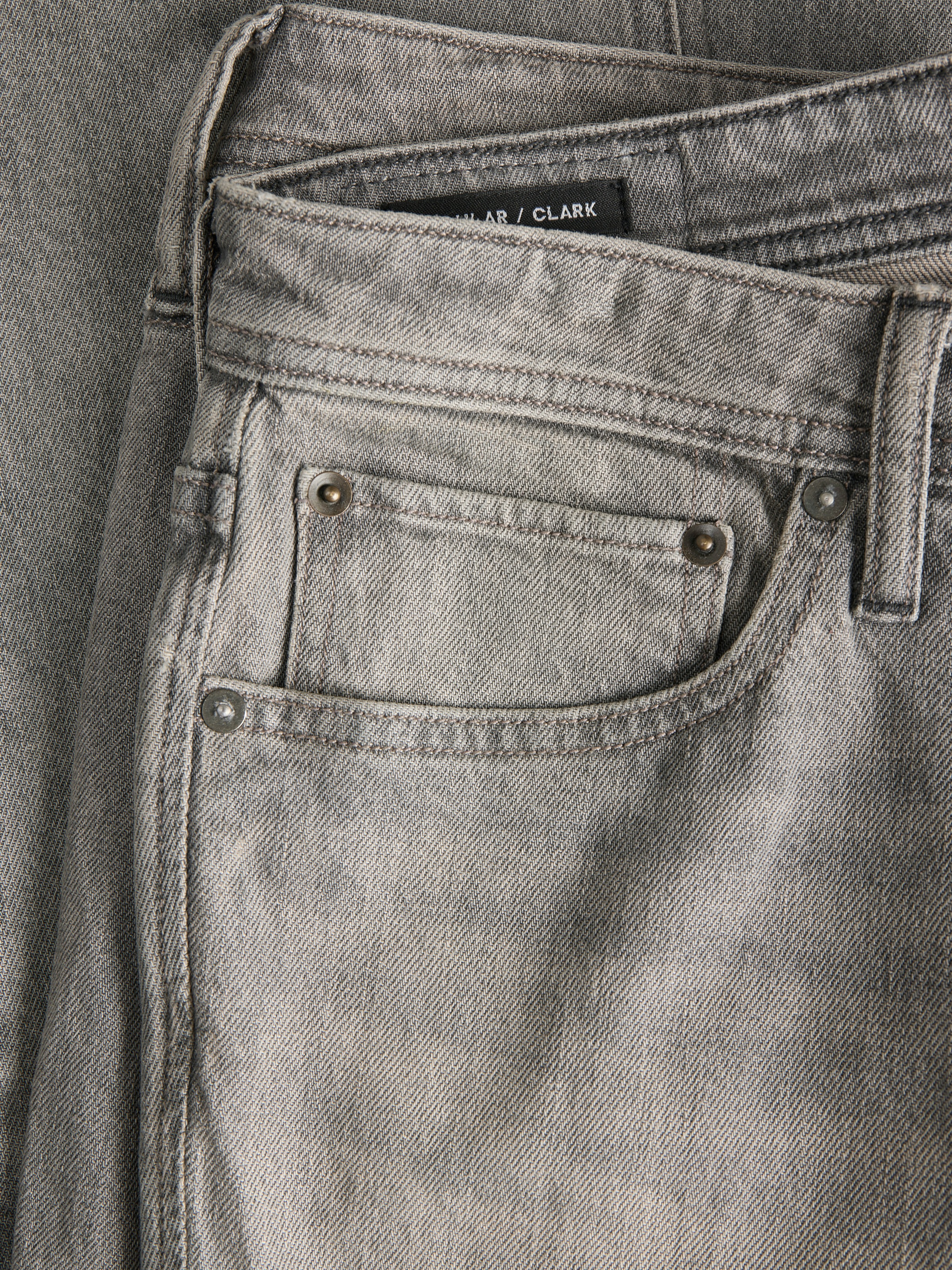 Regular-fit-Jeans JACK & JONES "JJICLARK im Used-Look, Stretchkomfort und niedrige Leibhöhe", Herren, Gr. 31, Länge 30, grau denim, Denim/Jeans, Obermaterial: 98% Baumwolle, 2% Elasthan, Abriebeffekte, regular fit lang, Jeans, Baumwollmischung, regular fi 2