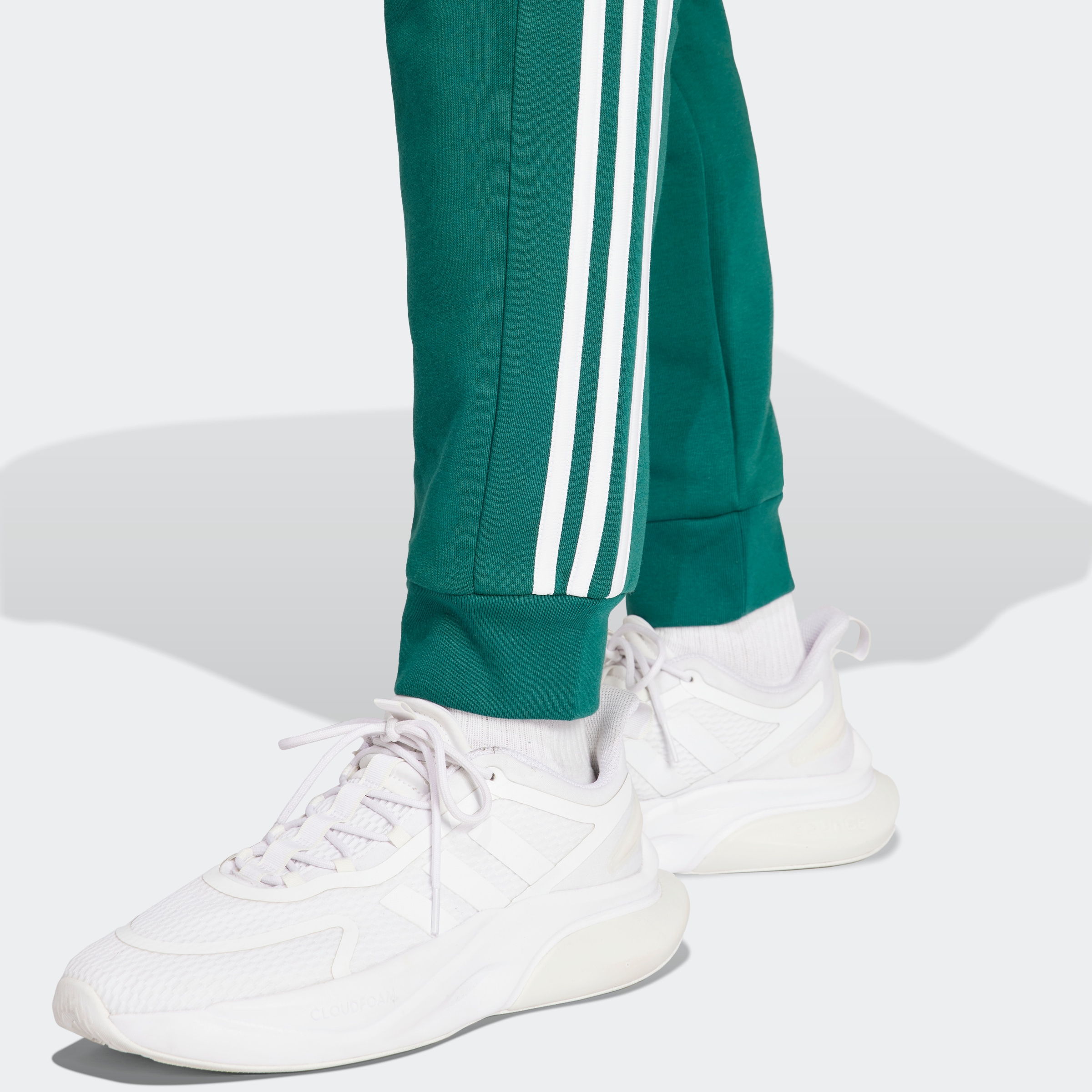 adidas Sportswear Sporthose »ESSENTIALS 3STREIFEN TAPERED CUFF HOSE«, (1 tlg.)