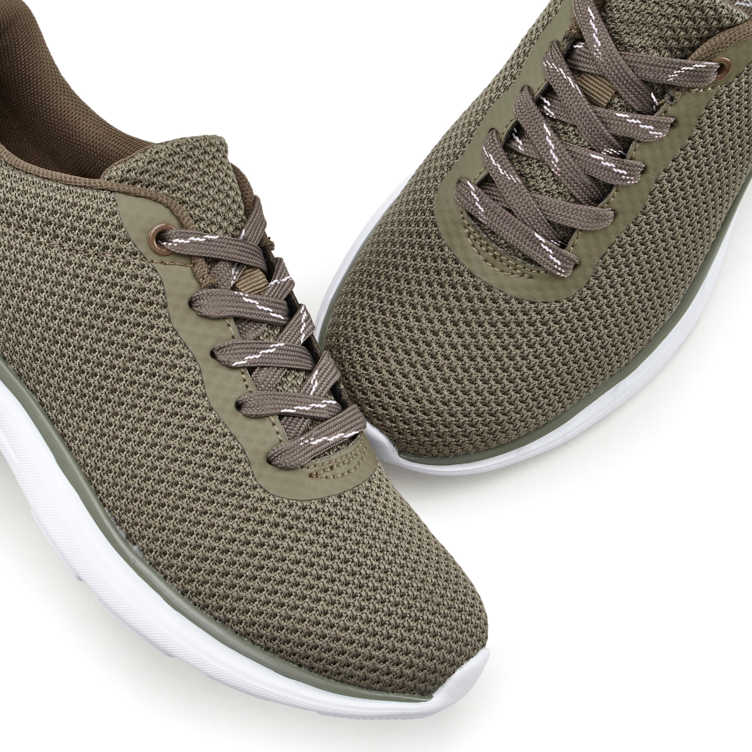 Sneaker LASCANA "Turnschuhe", Damen, Gr. 40, grün (olivgrün), Obermaterial: 100% Textilmaterial. Decksohle: 100% Textilmaterial. Futter: 100% Textilmaterial. Laufsohle: 100% Synthetik, unifarben, Basic, Schuhe Sneaker, Schnürhalbschuh, Halbschuh, Freizeit 3
