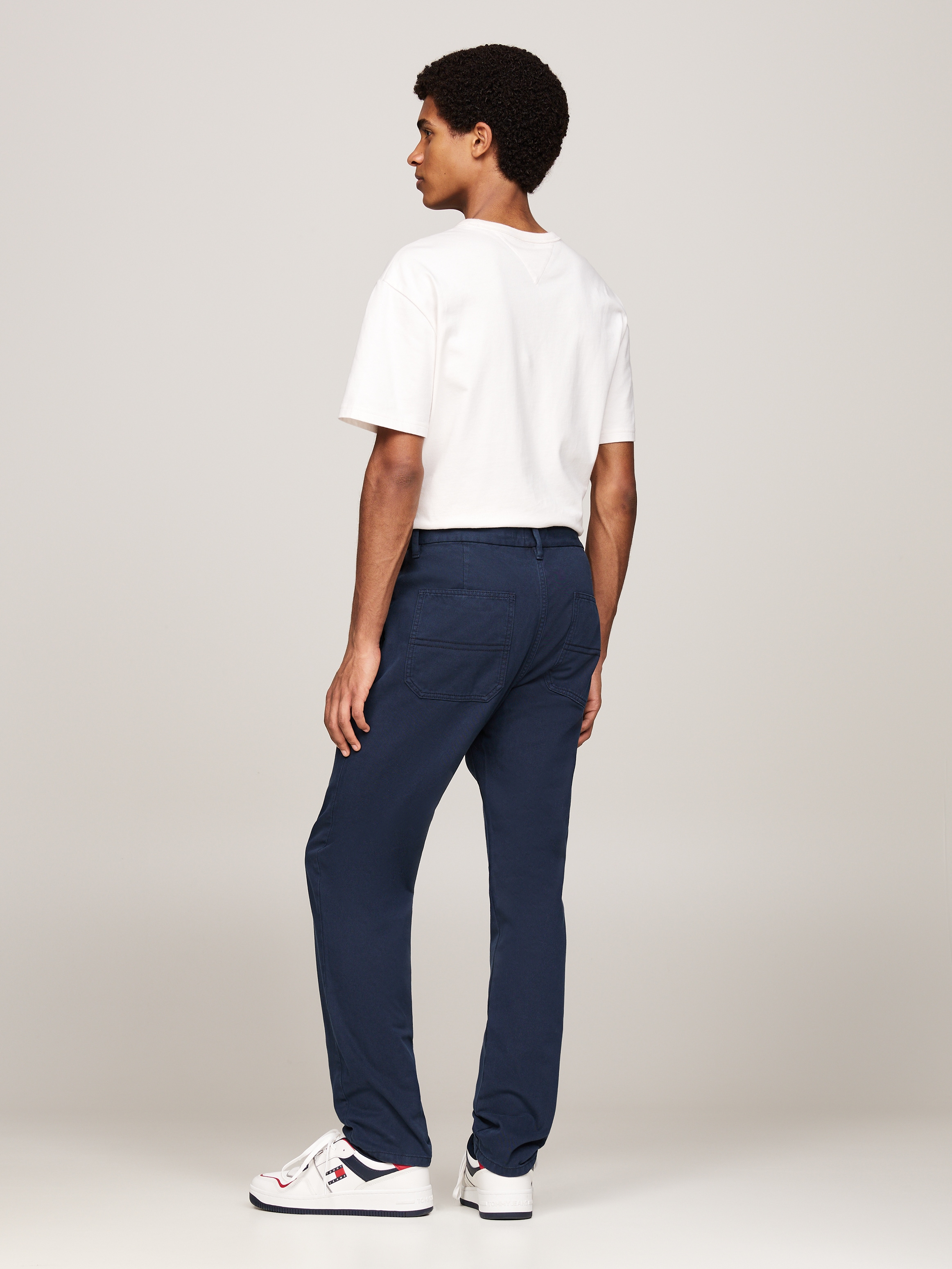 Tommy Jeans Chinohose »TJM RYAN TWILL CHINO«  mit Logo-Patch