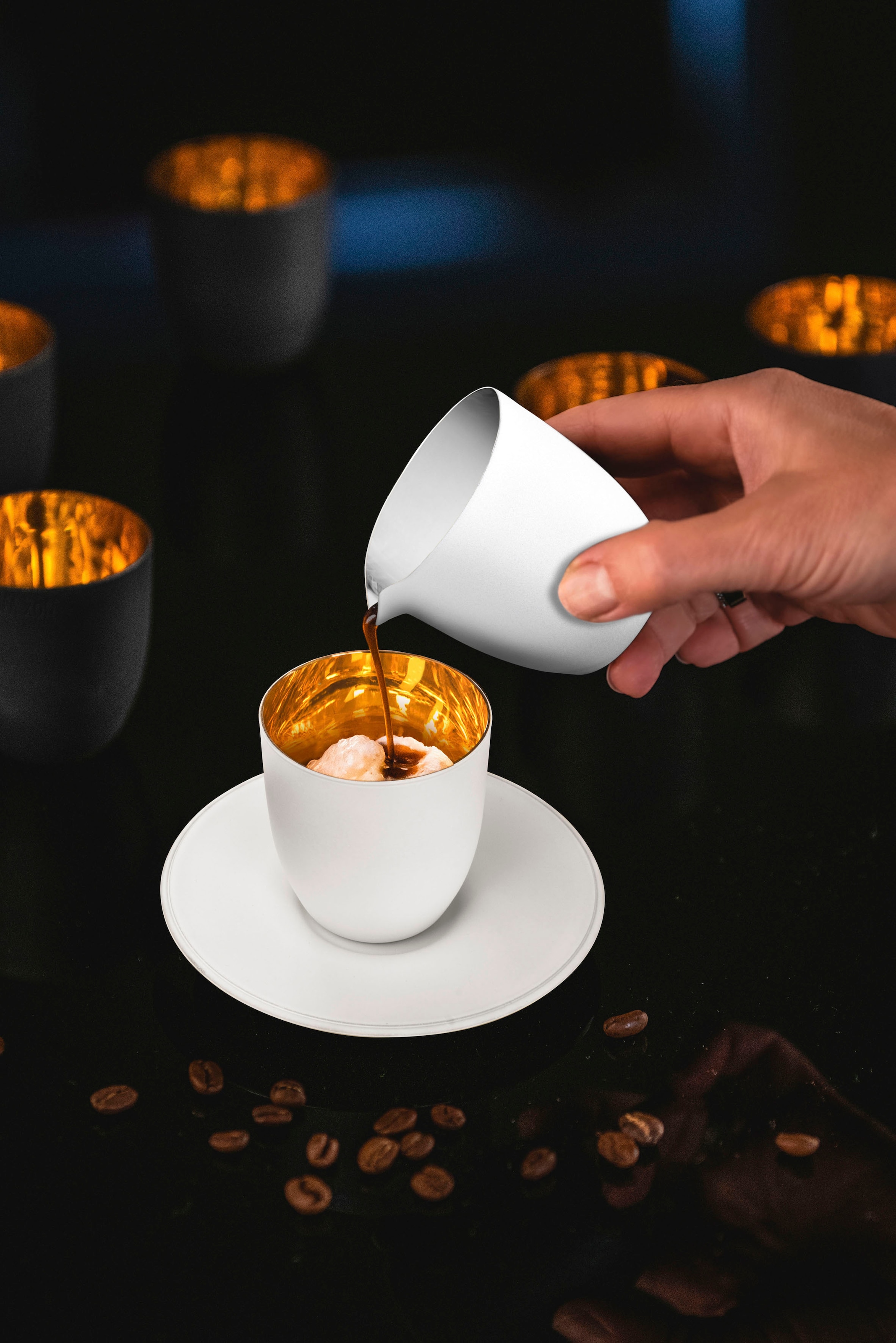 Eisch Germany Espressoglas »COSMO PURE WHITE«, (Set, 3 tlg., Espressoglas, Untertasse und Kännchen im Geschenkkarton), in Handarbeit mit 24karätigem Gold veredelt, 100 ml, Made in Germany