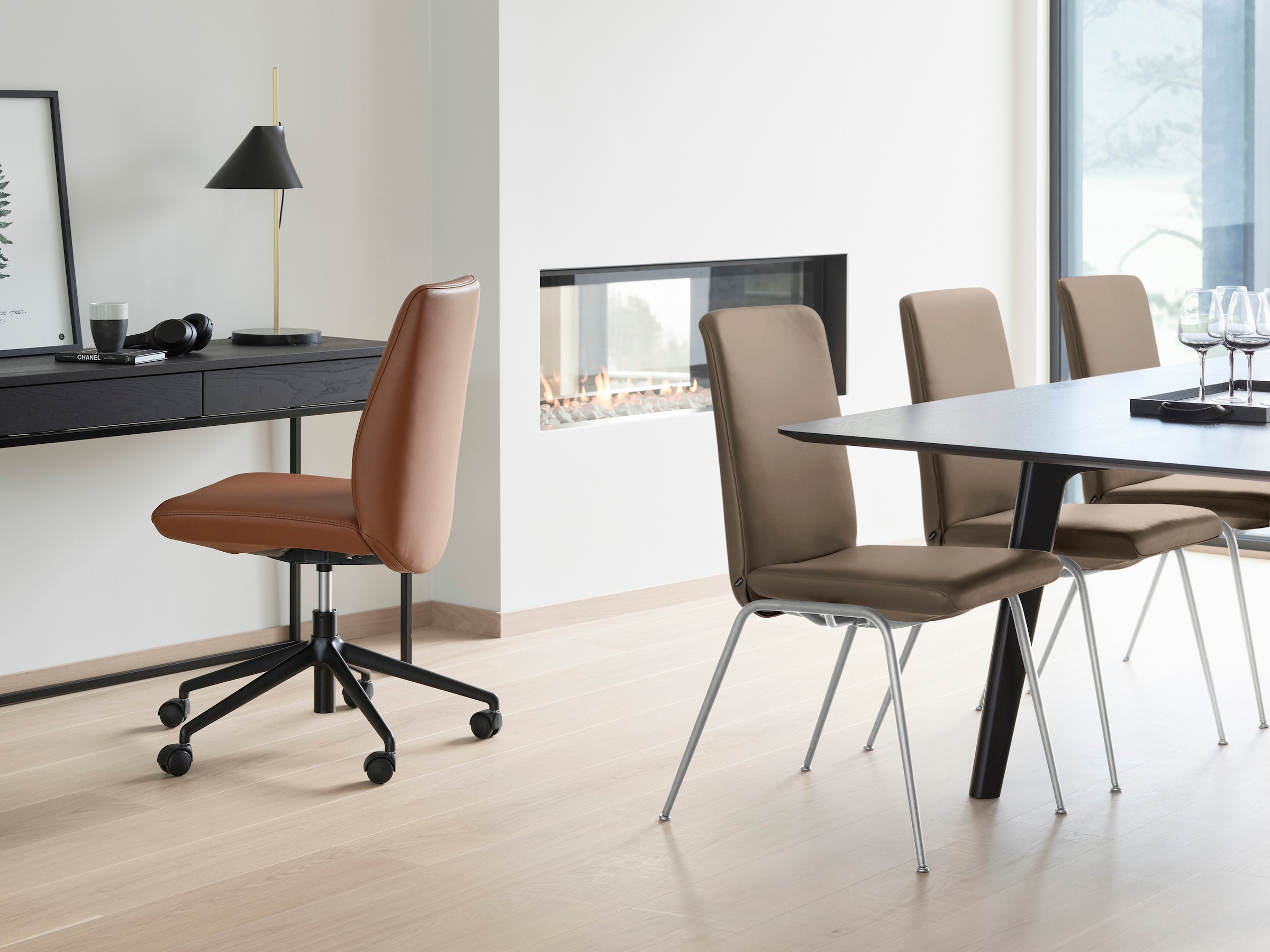 Stressless® Polsterstuhl »Laurel«, Leder BATICK, Low Back, Größe M, mit Beinen aus Stahl in Schwarz matt