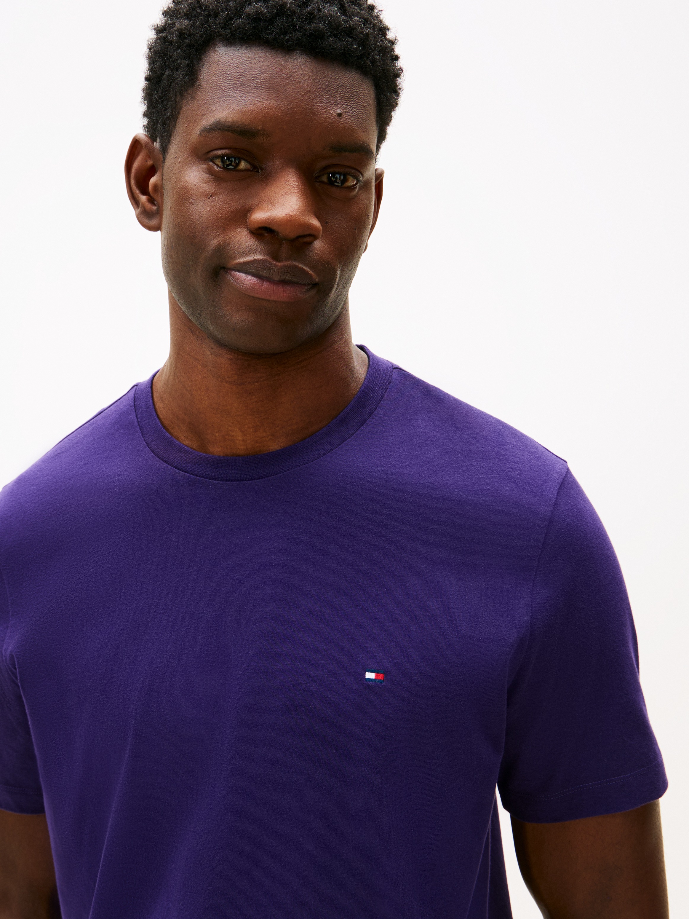 Tommy Hilfiger T-Shirt "ESSENTIAL REG FIT SOLID TEE mit Stickerei und Rundh günstig online kaufen