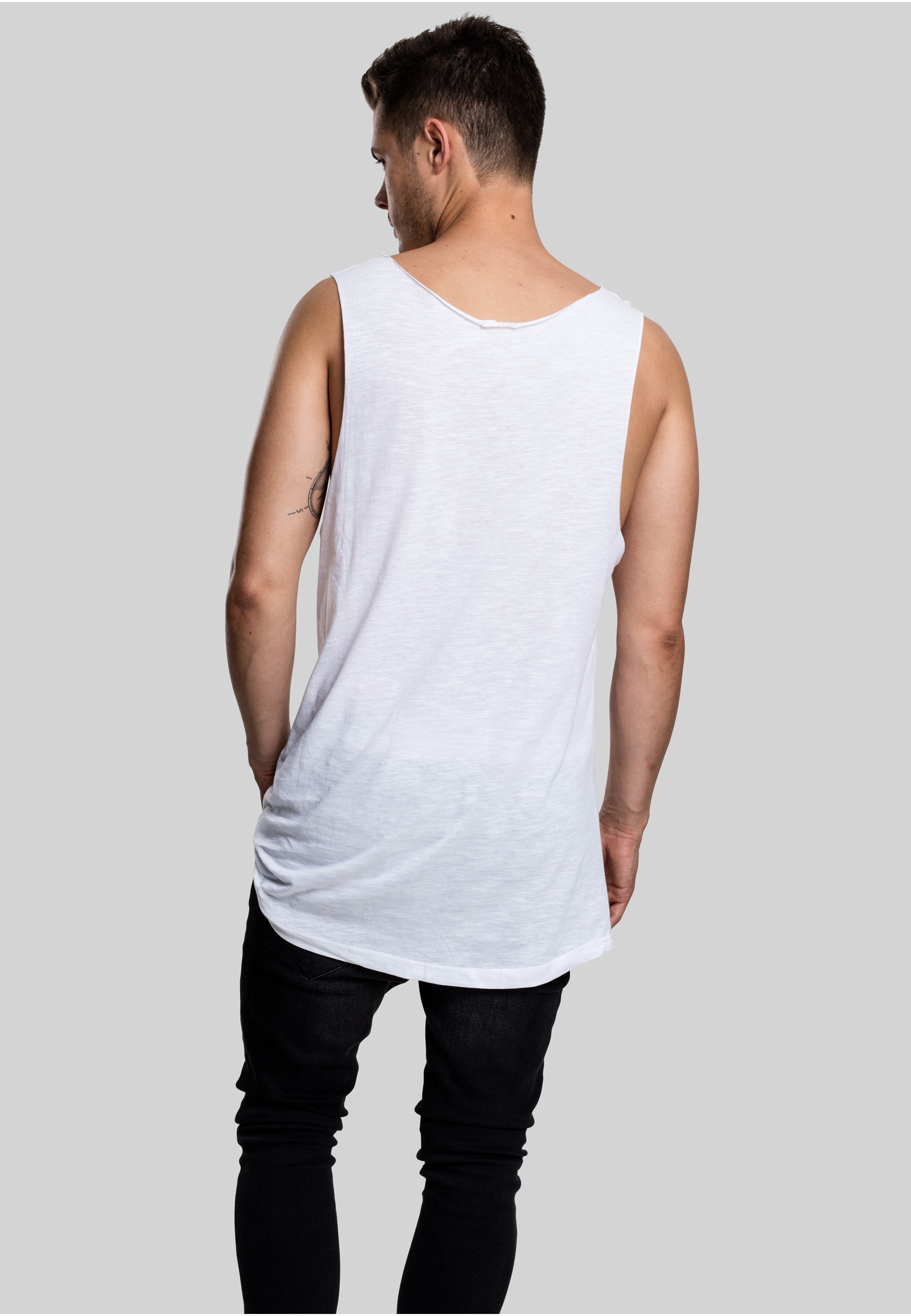 URBAN CLASSICS Tanktop »Urban Classics Herren Long Shaped Open Edge Loose Tank« 1