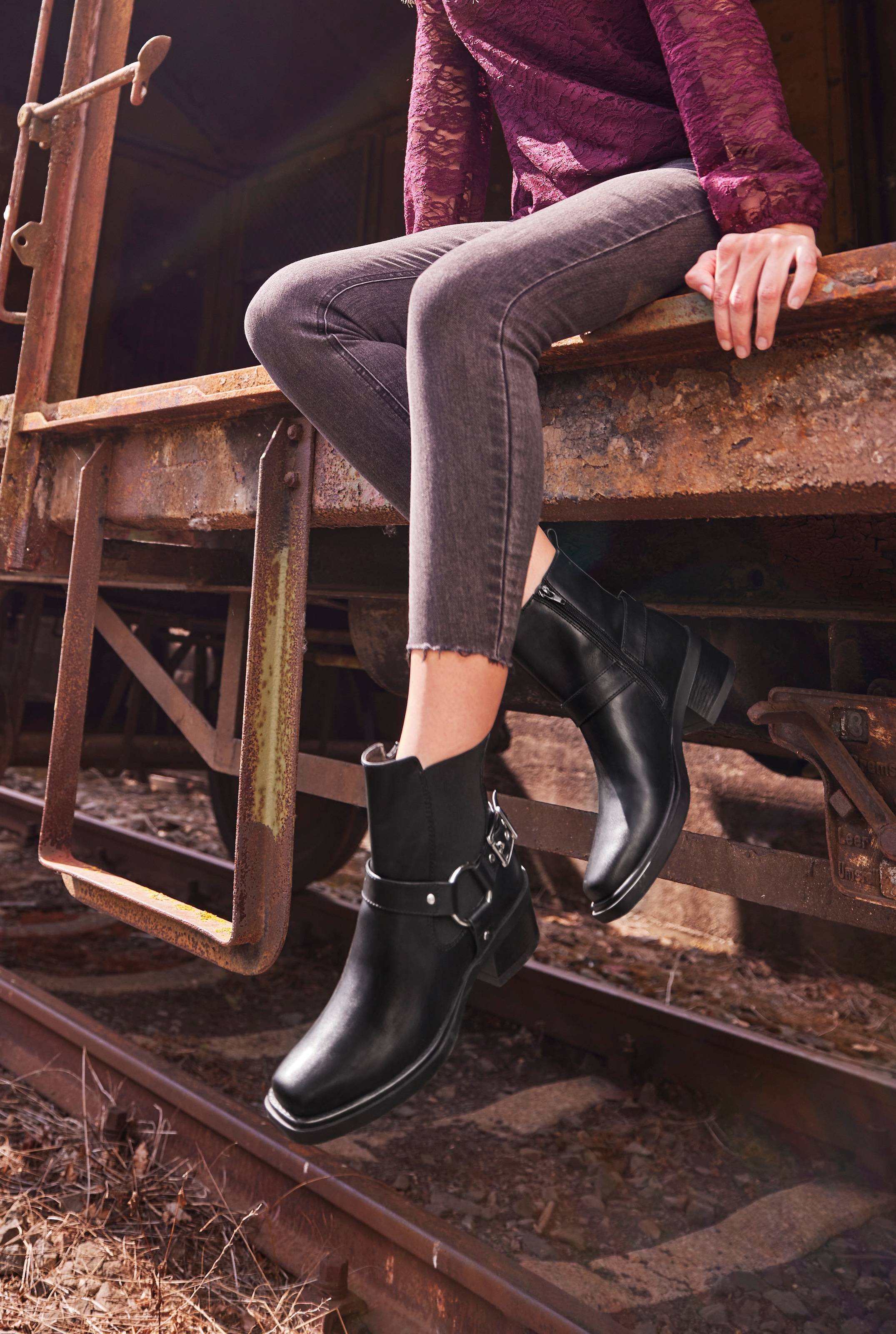 Aniston SHOES Westernstiefelette, Cowboyboots, Blockabsatz, mit Stretcheinsatz - NEUE KOLLEKTION