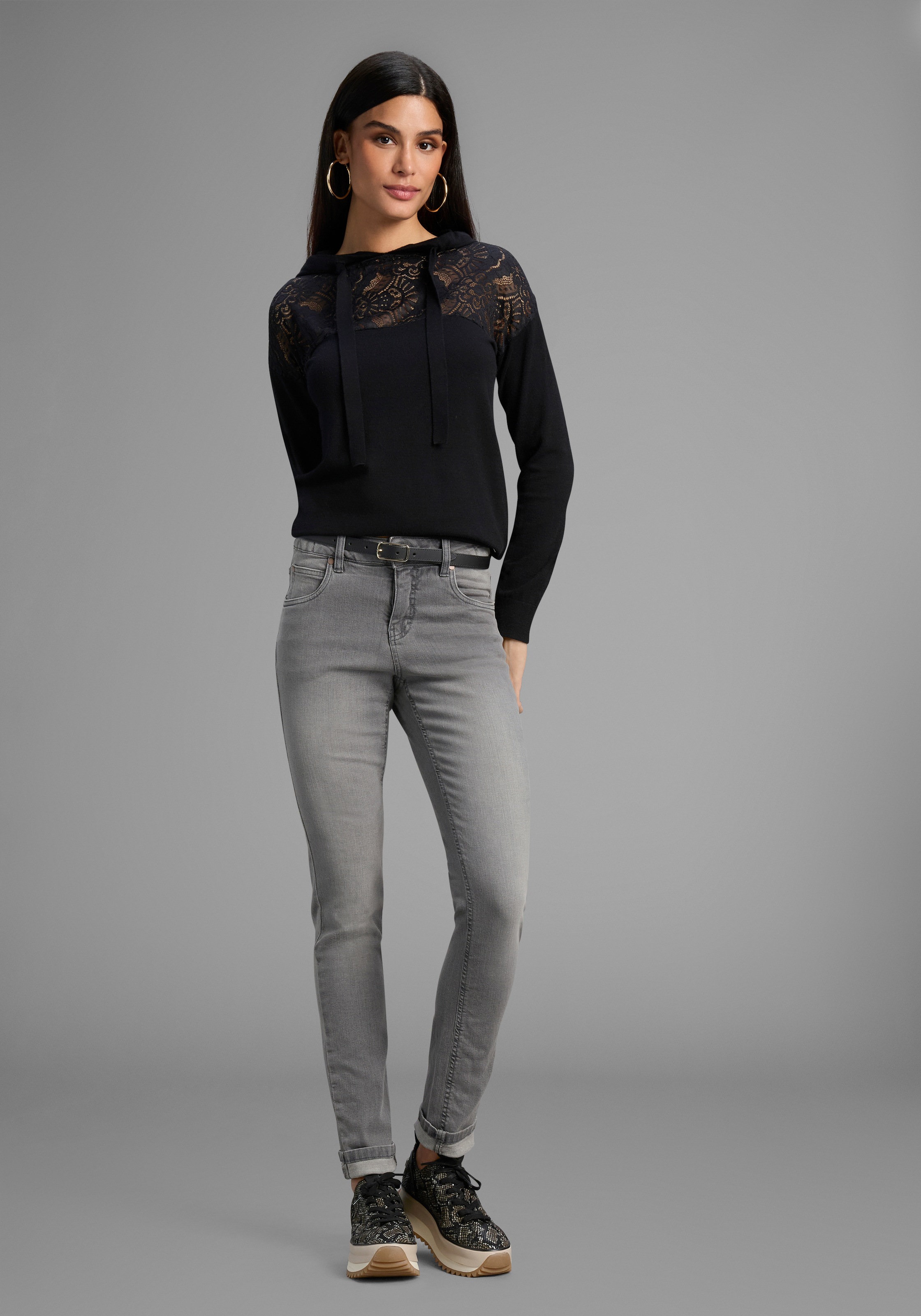 Kapuzenpullover LAURA SCOTT, Damen, Gr. 40/42, schwarz, Feinstrick, Obermaterial: 50% Viskose, 26% Polyamid, 24% Polyester. Spitze: 90% Polyamid, 10% Elasthan, unifarben, figurumspielend hüftbedeckend, Rippbündchen, Pullover Kapuzenpullover, kuscheliger W 3