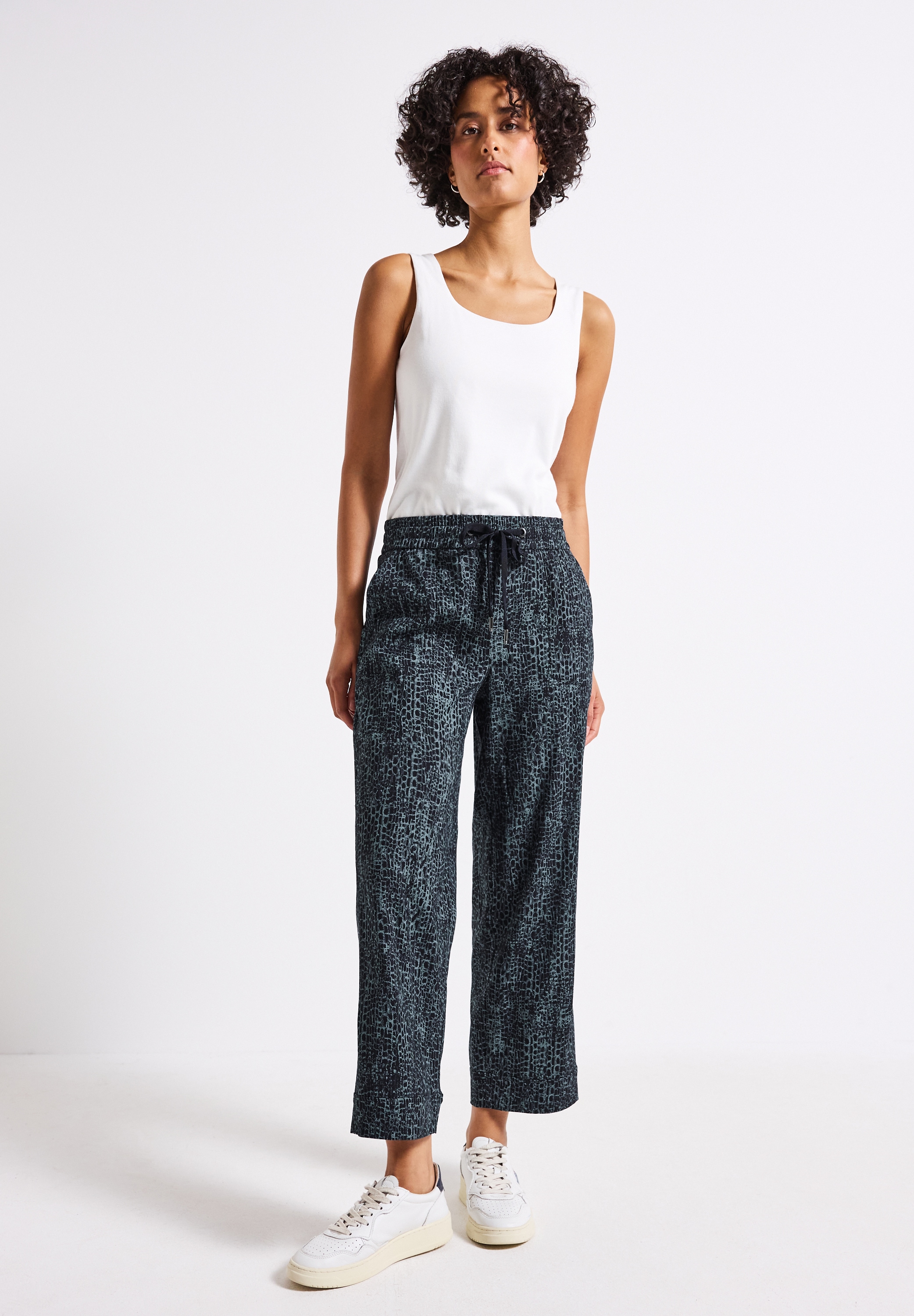 STREET ONE Stoffhose, aus Baumwolle mit Stretchanteil