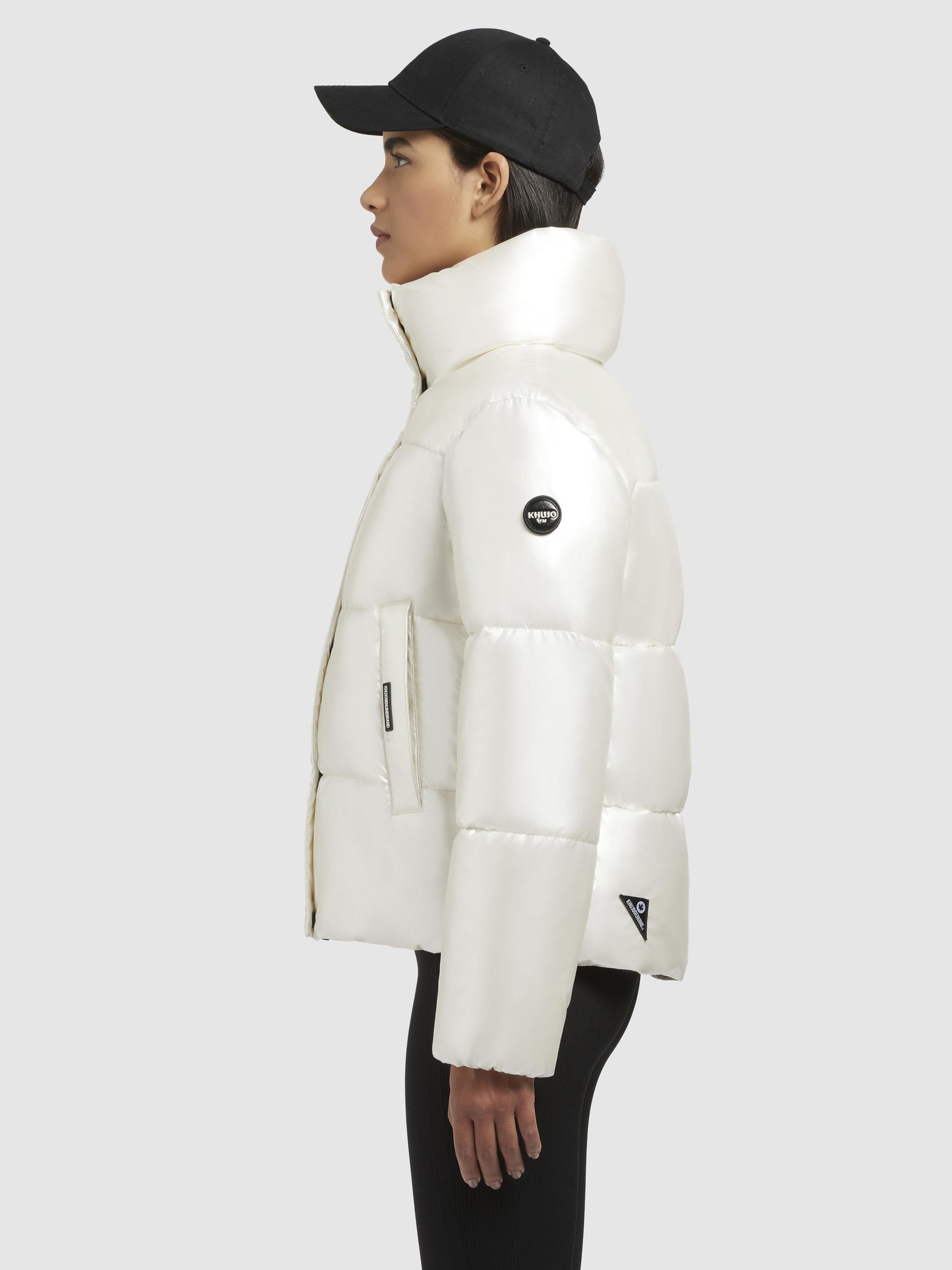 khujo Steppjacke »Rinja Shiny-YM«, ohne Kapuze, Glänzende kurze Winterjacke für Damen