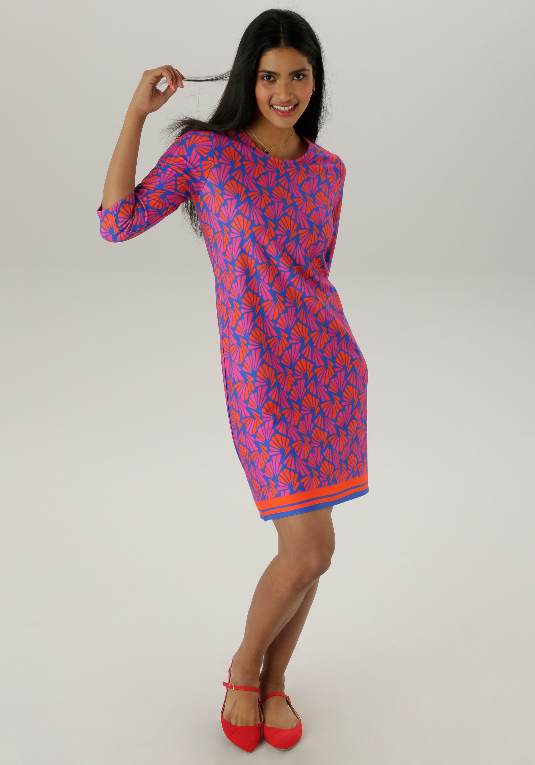 Aniston SELECTED Jerseykleid, mit ausdrucksvollem Retro-Muster Allover günstig online kaufen