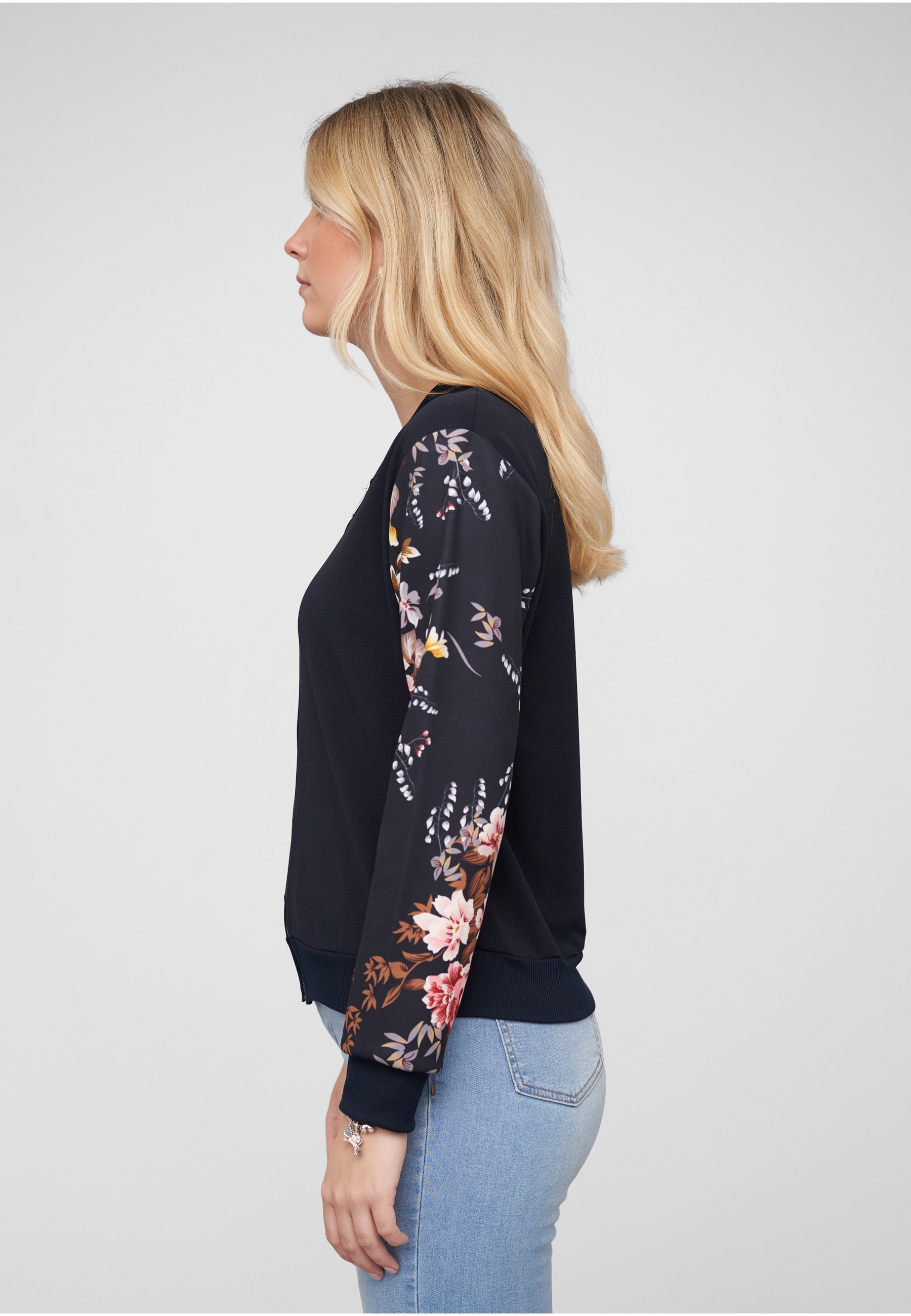 CLOUD 5IVE Bomberjacke »CLOUD 5IVE Blouson with Flower Print Sleeves« 1 Stk. tlg. ohne Kapuze