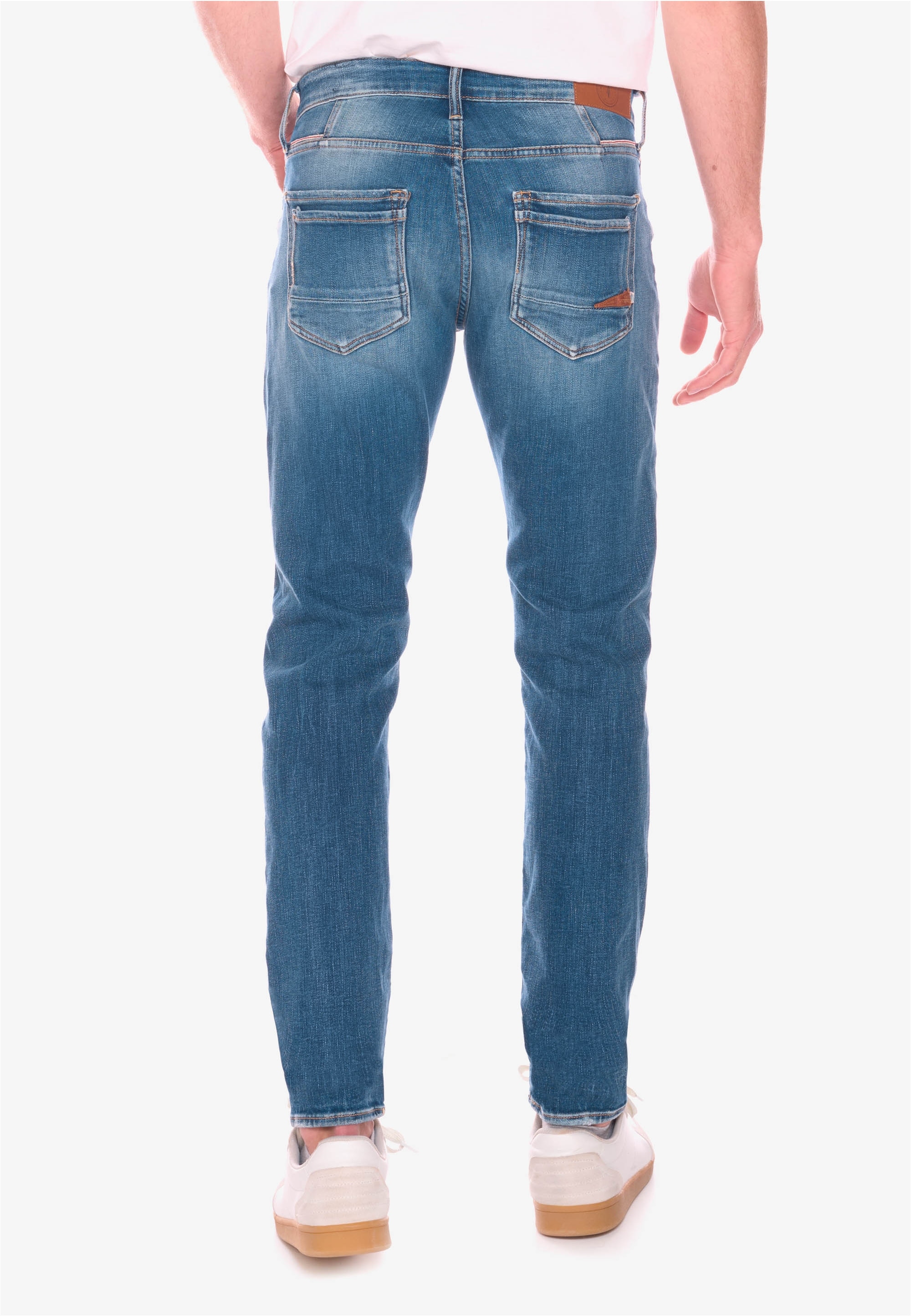 Le Temps Des Cerises Bequeme Jeans »700/11«, mit dezenter Used-Waschung