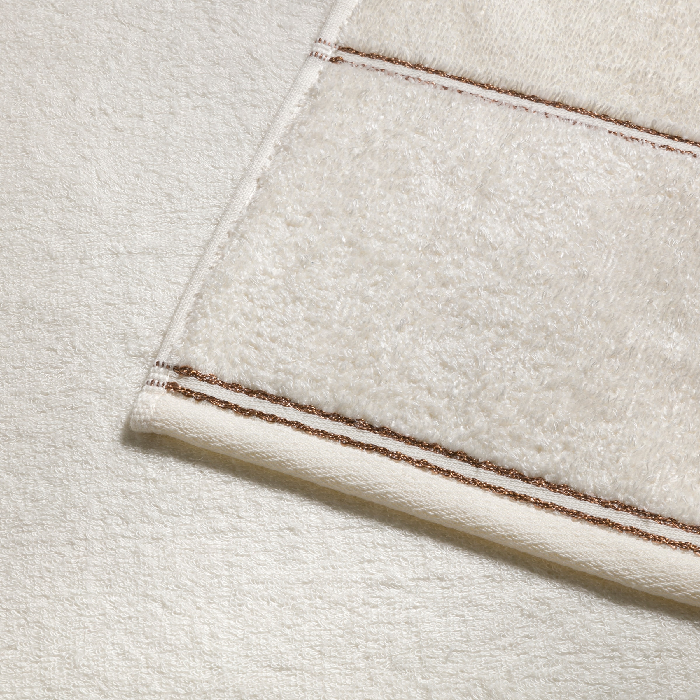 Möve Handtuch »Vibrant Opulence Uni« aus Baumwolle und Lyocell gefertigt