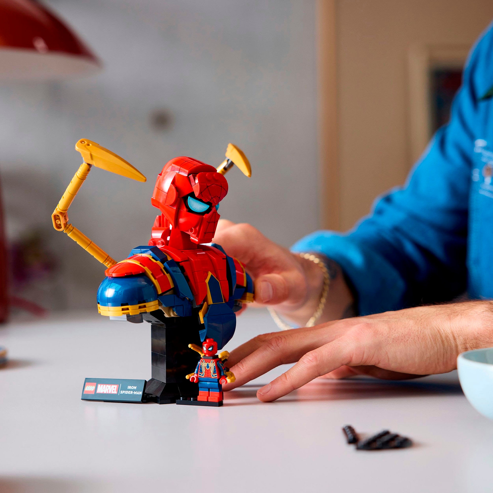 LEGO® Konstruktionsspielsteine »Iron Spider-Man Büste (76326), LEGO Super Heroes«, (379 St.), Made in Europe