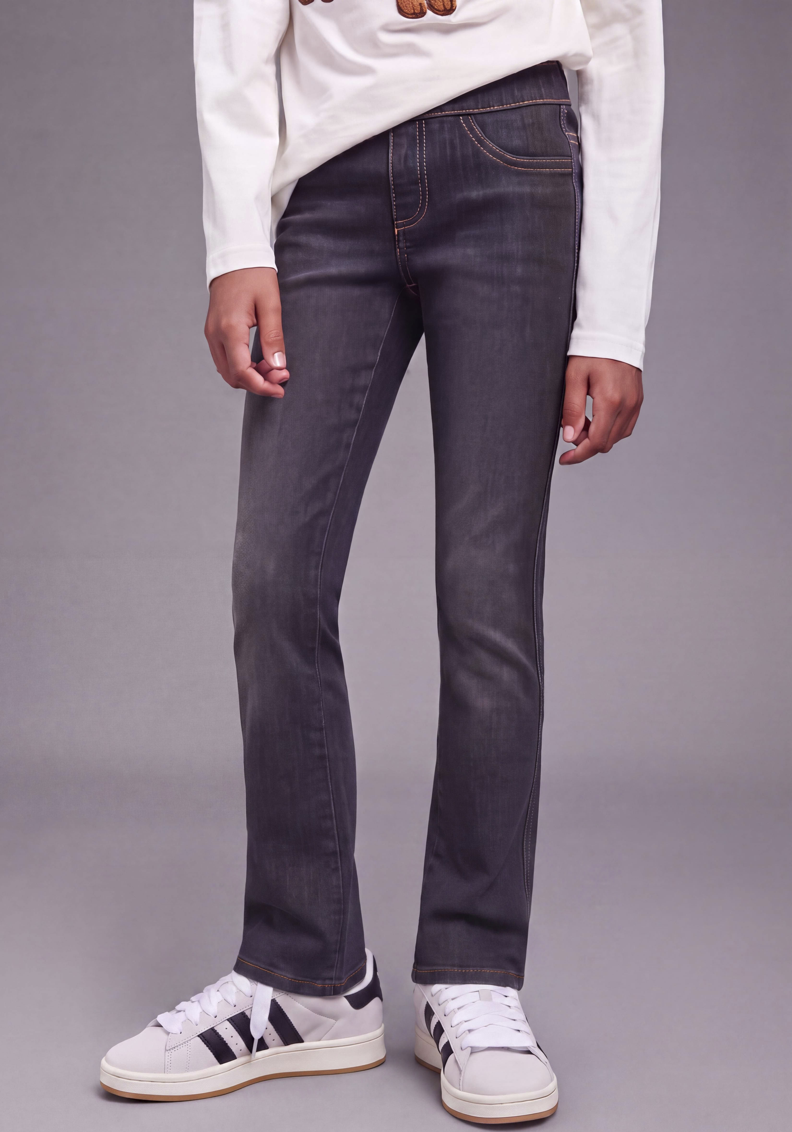 H.I.S Jeansjeggings "H.I.S Jeggings mit leicht ausgestelltem Bein" Jeansjeggings mit aufgesetzten Taschen vorn, eng anliegende Passform
