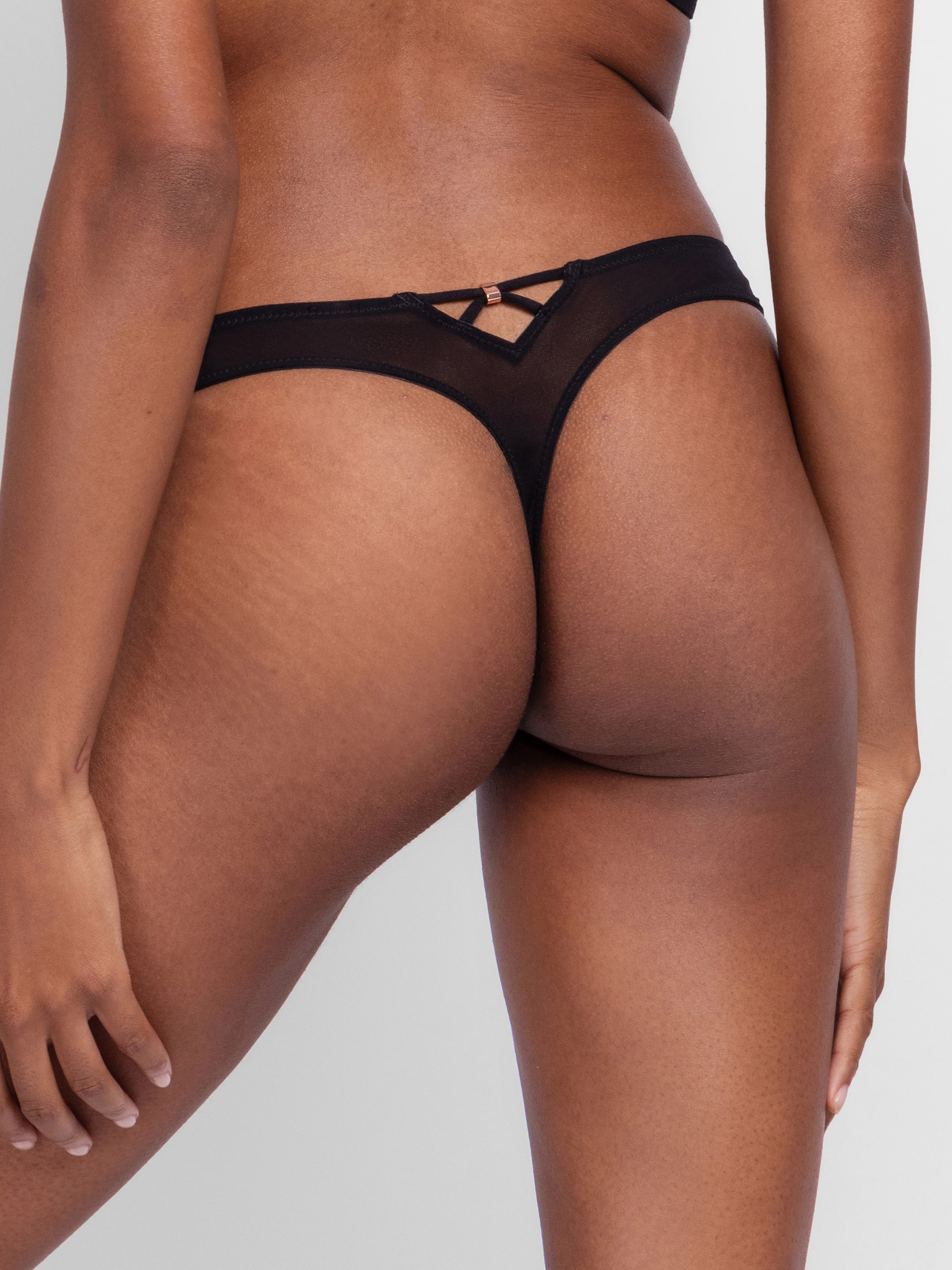 Dorina Tanga »JEMMA«, Spitze, Mesh, Keyhole-Detail, feminin