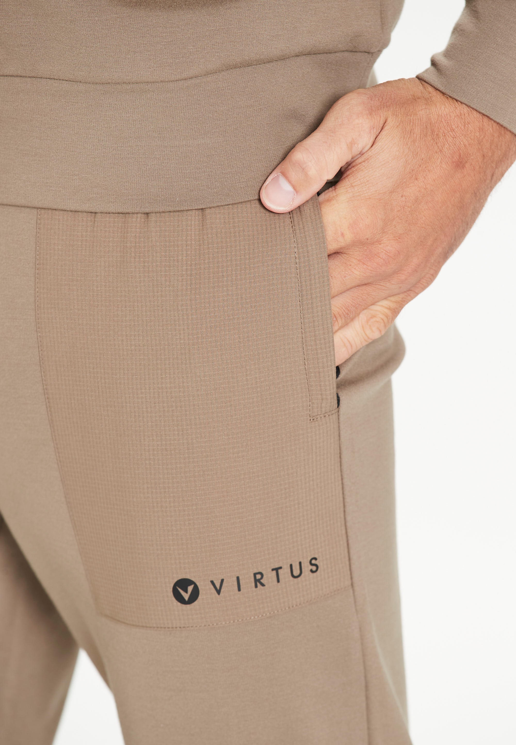 Virtus Sweathose »Bisosco«, mit praktischem Dehnbund