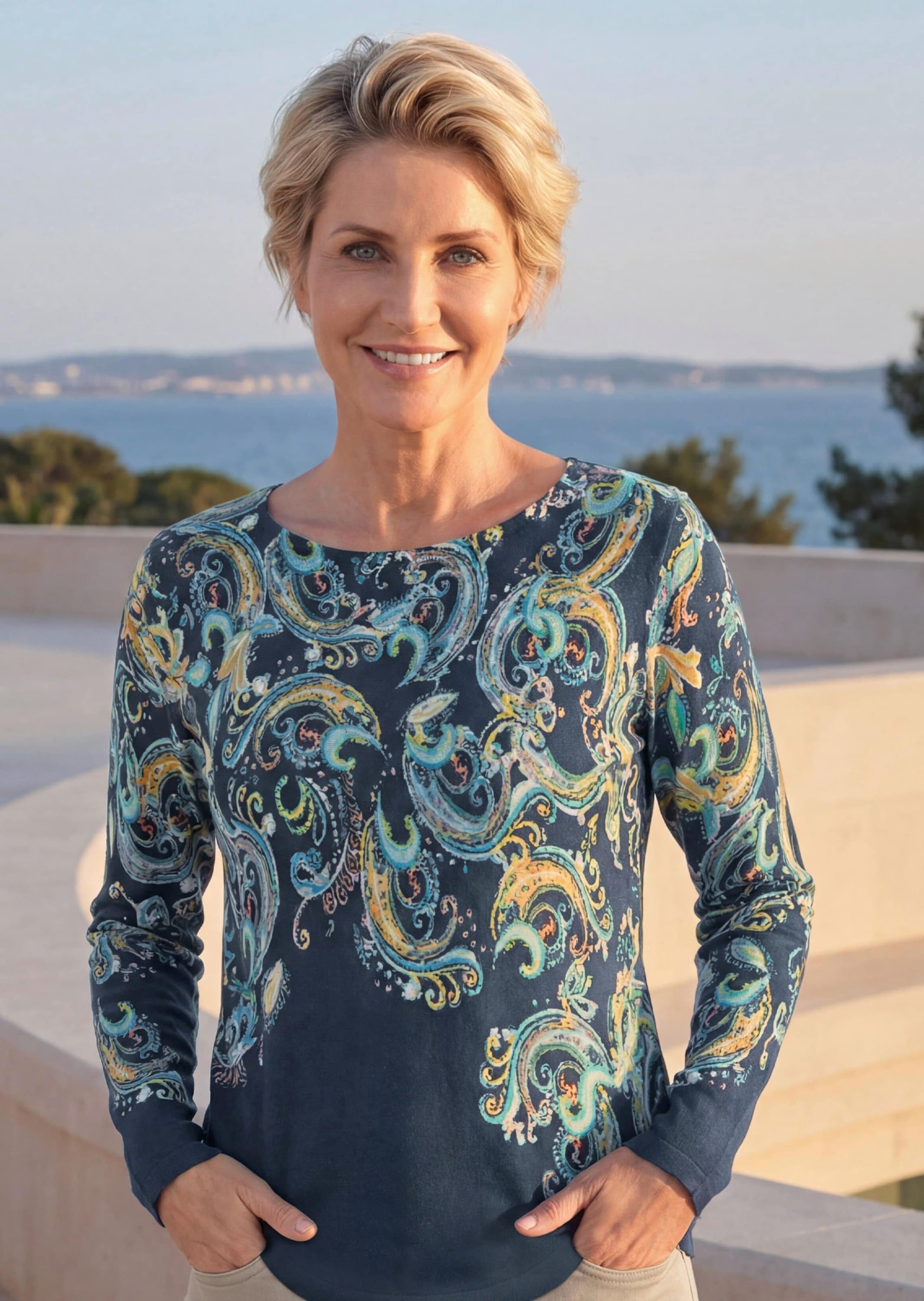 GOLDNER Rundhalspullover »Kurzgröße Feinstrickpullover mit Paisley-Druck« farbenfroher Print auf Strick