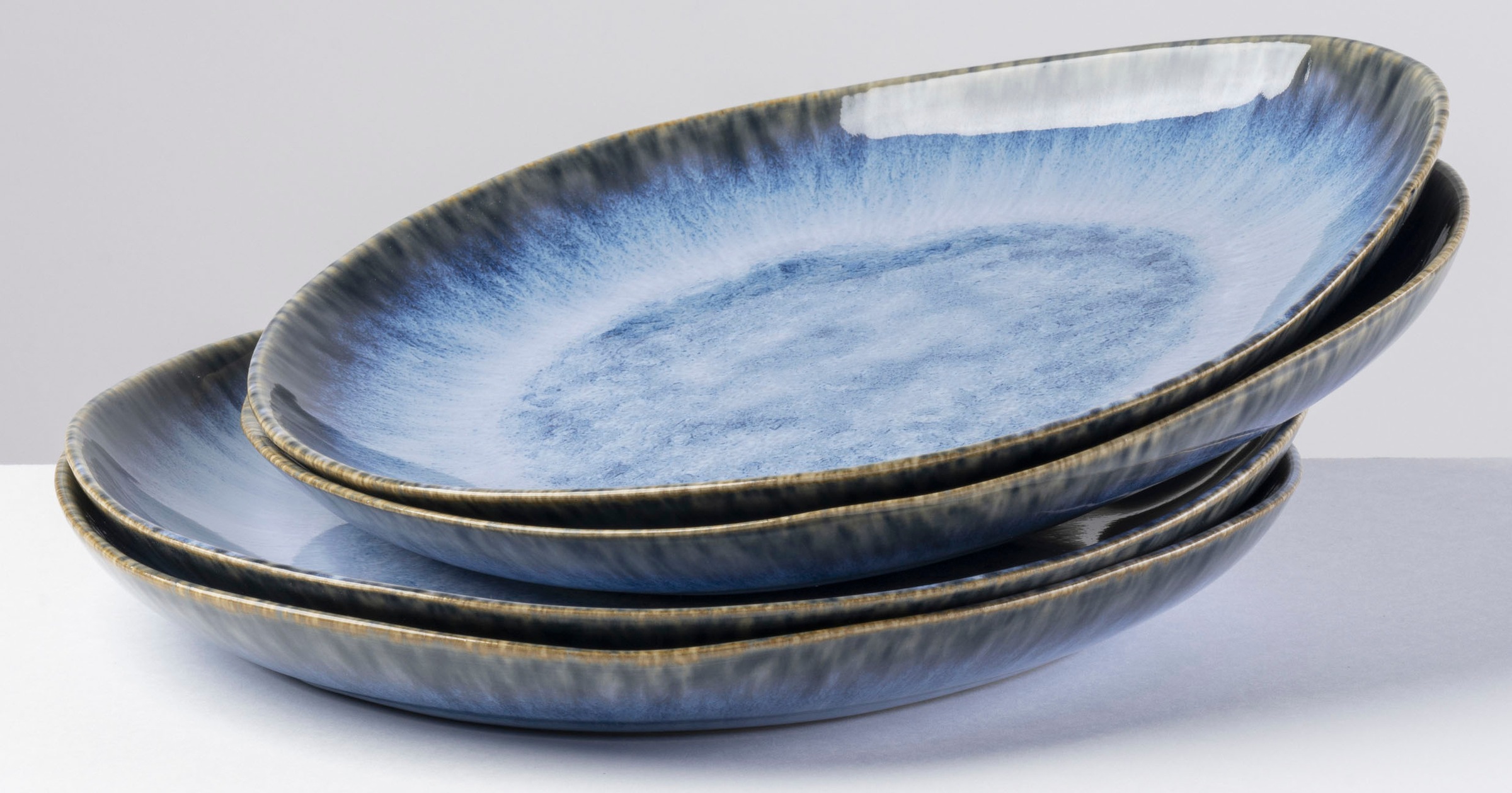 GIPFELSTÜCK Speiseteller "Wilde Schlucht", 26,5cm, blau, Speiseteller, Scandi-Style, glänzende Reaktivglasur, jedes Stück ein Unikat