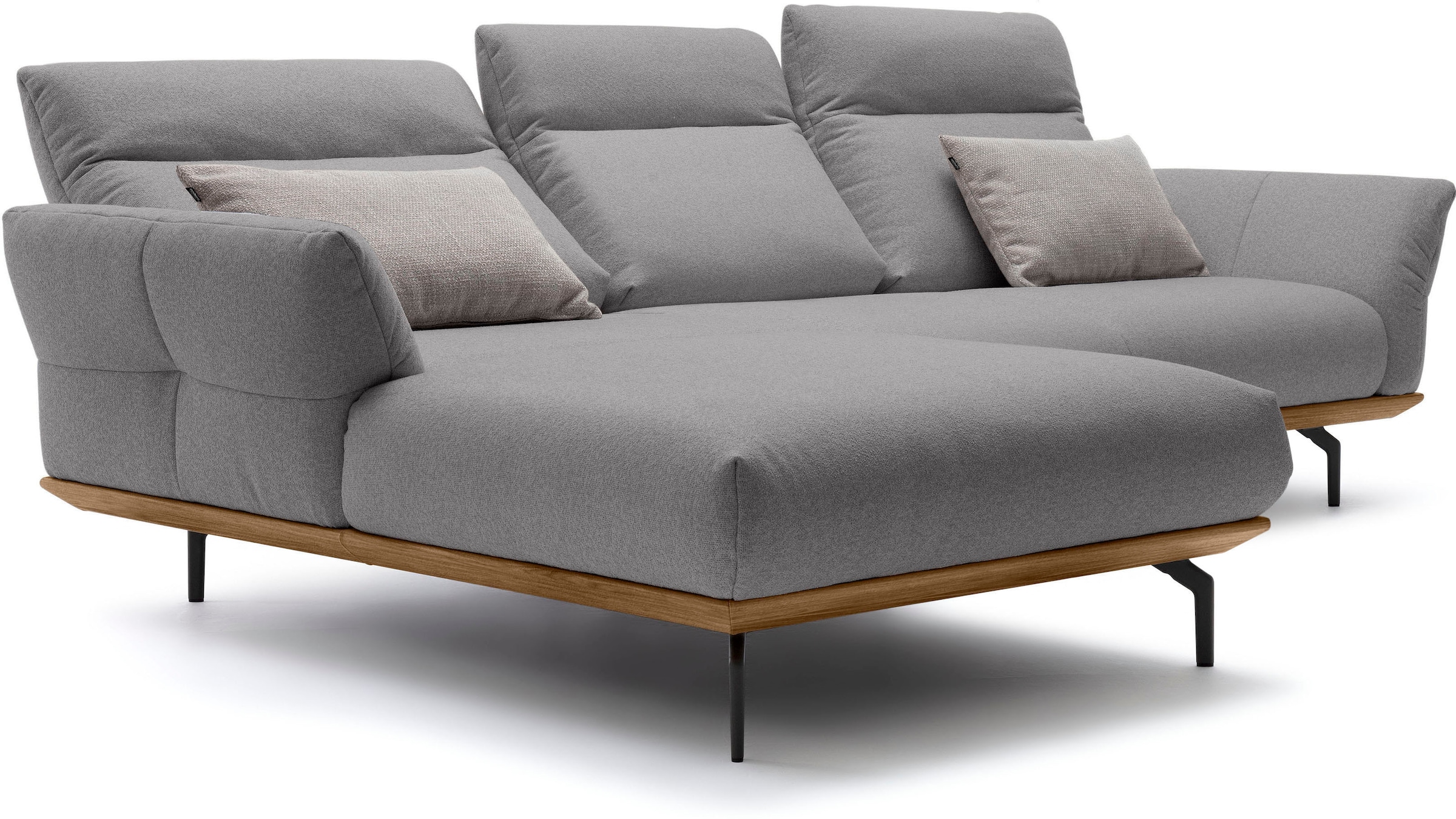 Creation BY ROLF BENZ Ecksofa »CR.460«, Sockel in Nussbaum, Winkelfüße in Umbragrau, Breite 298 cm