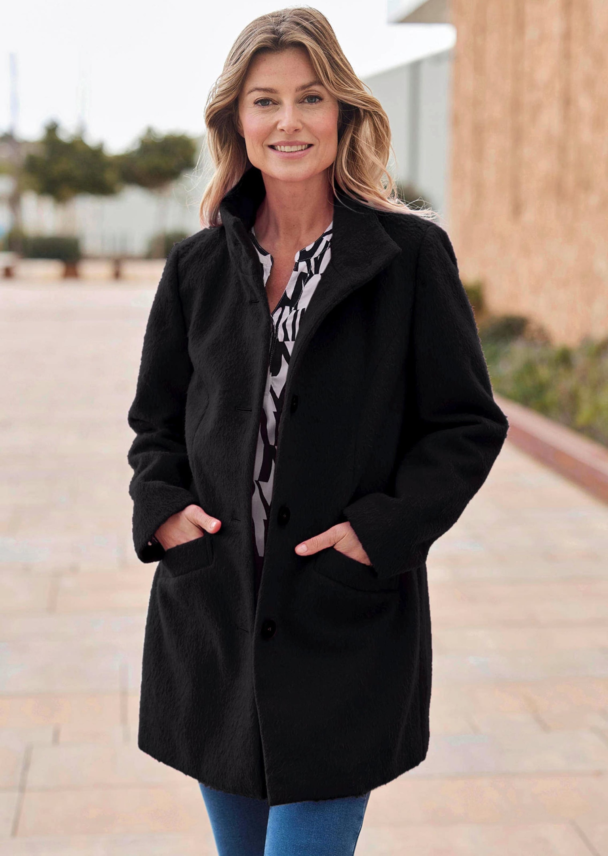 Langmantel GOLDNER "Kurzgröße Stepp-Winterjacke mit Kapuze", Damen, Gr. 21, schwarz, Obermaterial: 50% Polyester PES. 50% Wolle mw., figurumspielend, Mäntel, Mit hochwertigem Twillfutter 3