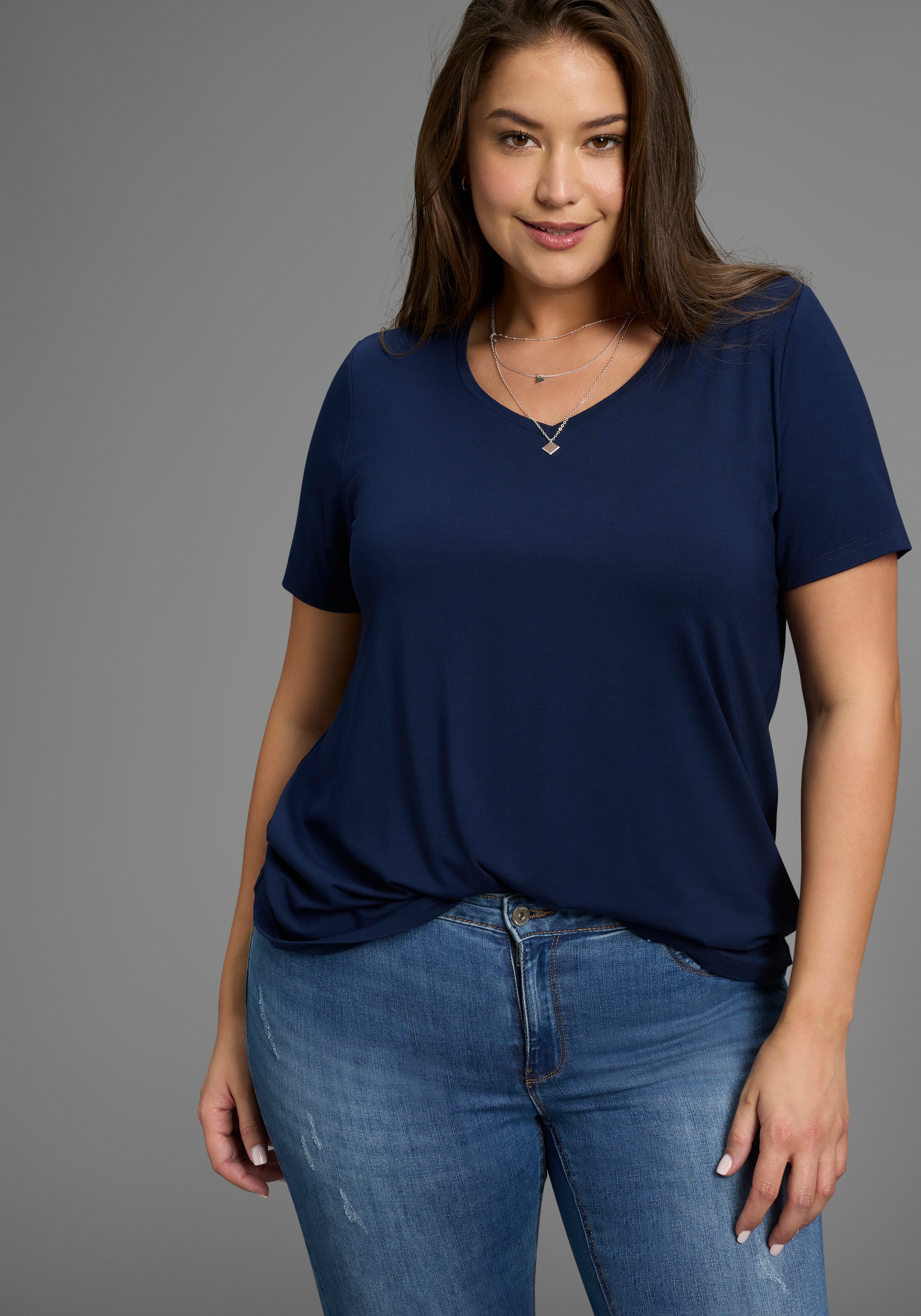 Laura Scott CURVE T-Shirt mit V-Ausschnitt aus fließender Viskose - GROSSE günstig online kaufen