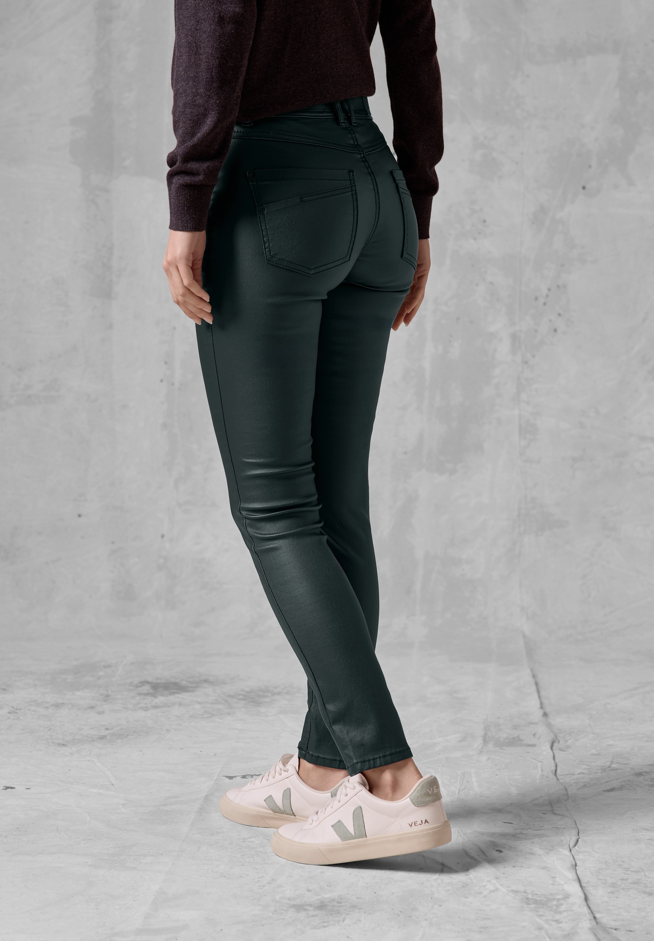 Cecil Lederimitathose  Middle Waist