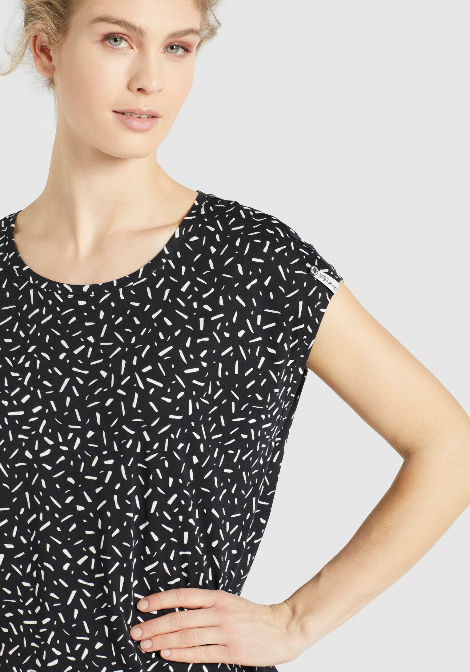 khujo T-Shirt »TALAJA«, mit Schlitz am Nacken