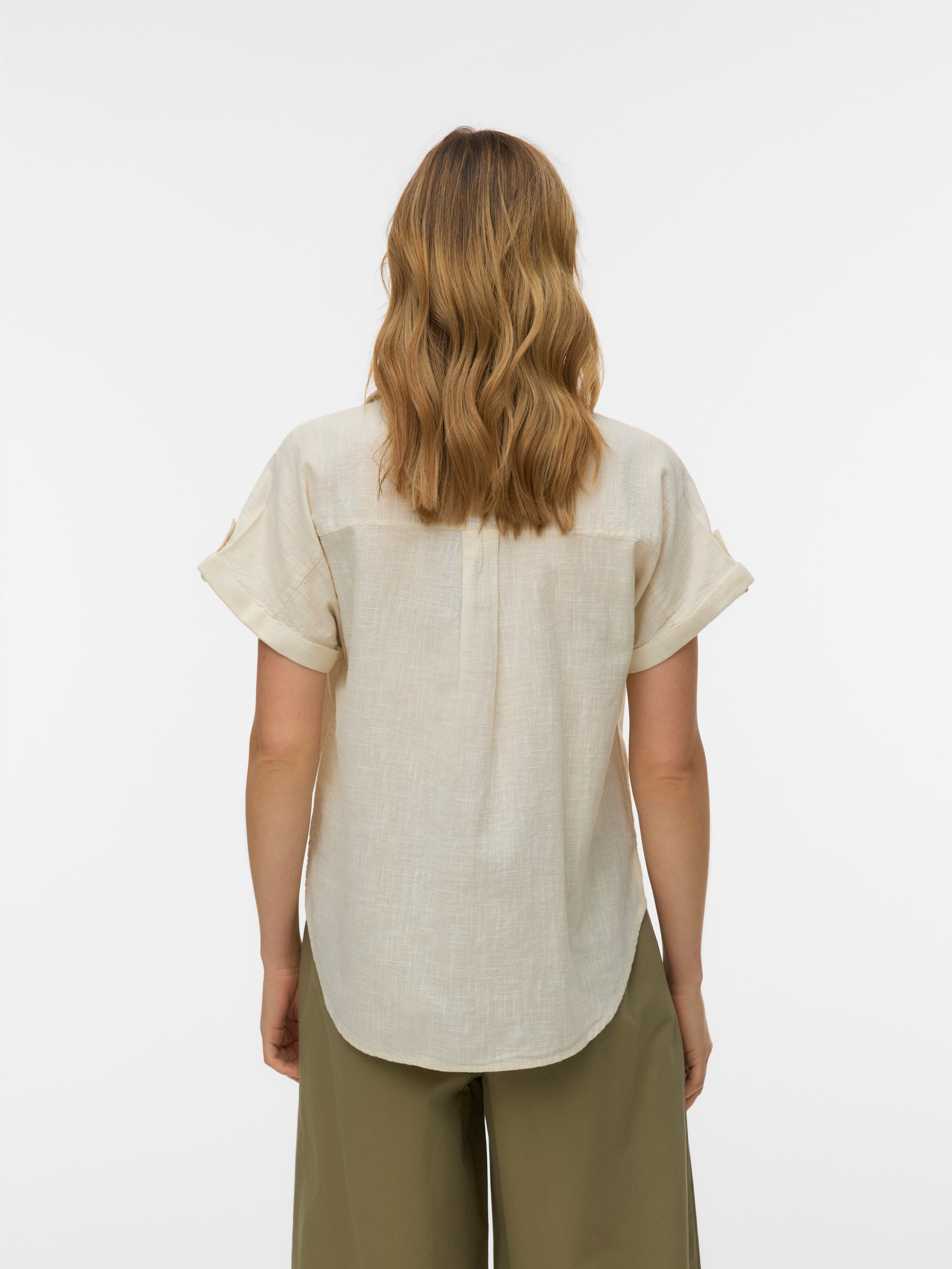 Vero Moda Kurzarmbluse »VMTHILDE SS SHIRT WVN NOOS« Baumwolle, Kurzarm mit Riegel, hinten etwas länger als vorn