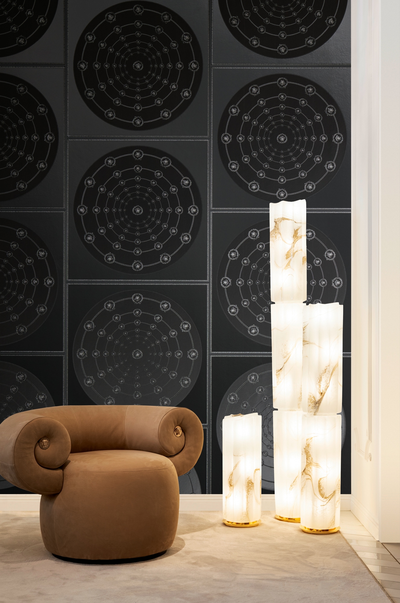Versace Vliestapete »Versace 6 I Love Baroque –« 3D-Optik | Barock | Motiv geprägt Geometrisches Kreisdesign mit edlem Glanz & fein strukturierter Optik