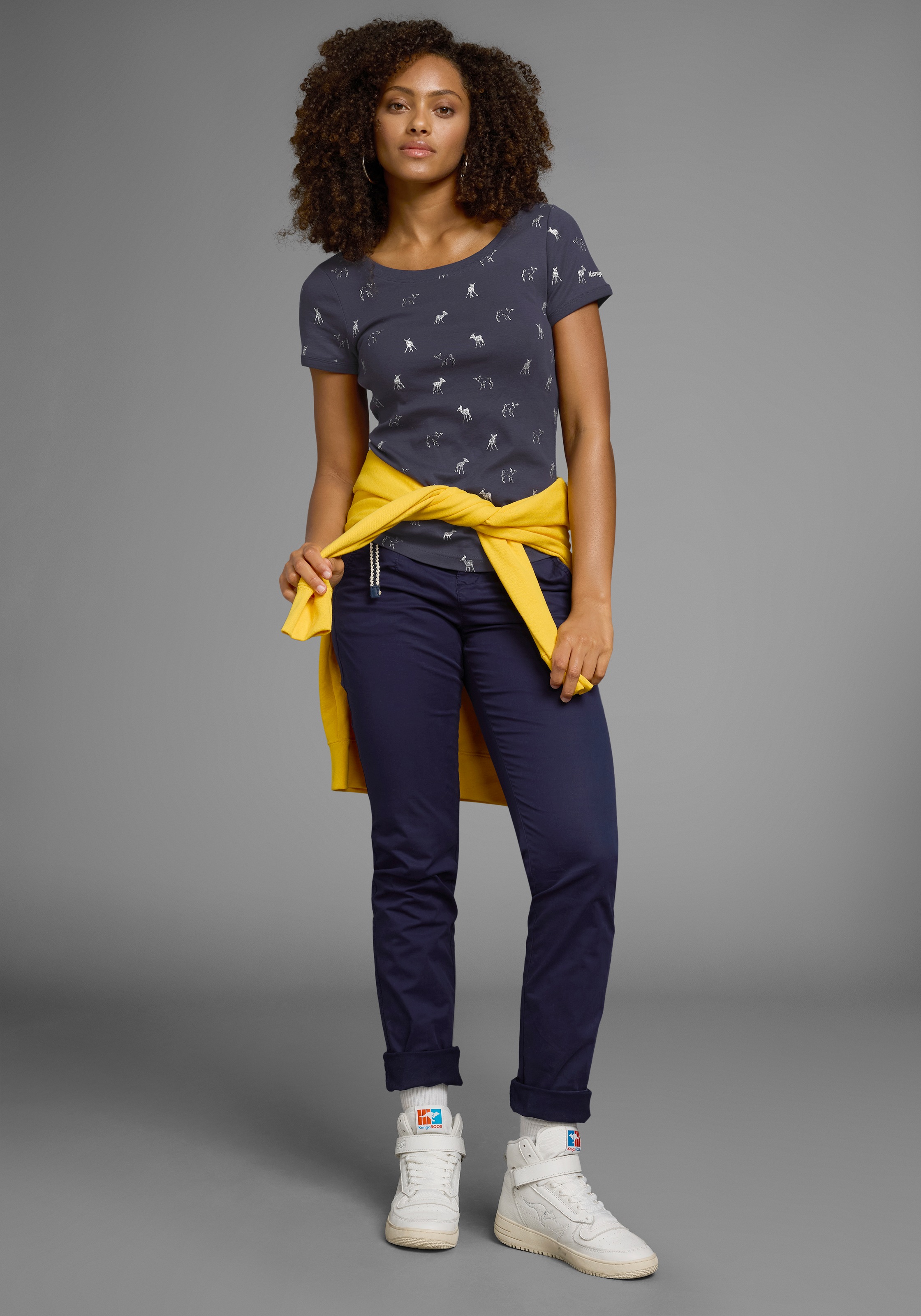 KangaROOS T-Shirt, kurzärmelig, sehr figurbetont und hüftbedeckend